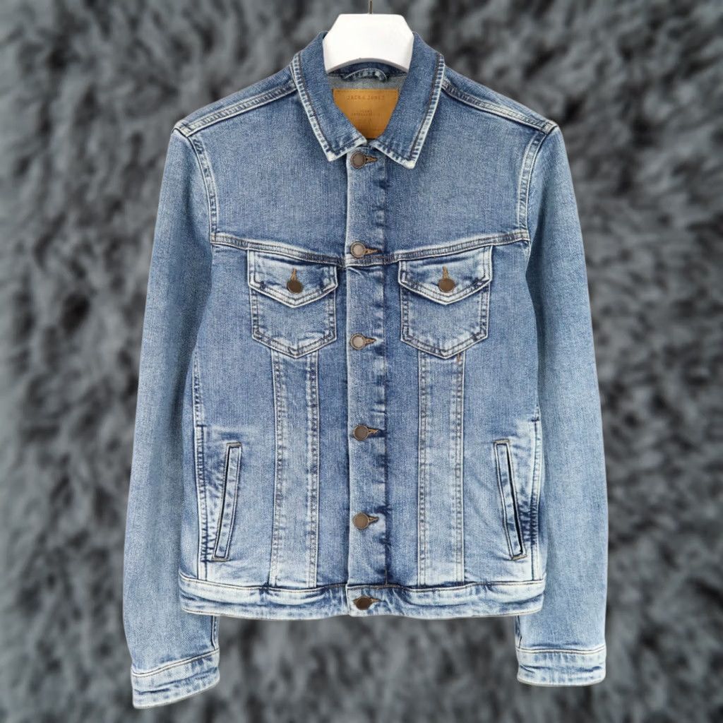 Jack & Jones JACK & JONES Jjialvin Jjjacket Jacket Men's SMALL Blue Denim Trucker Faded Denim Jacket Size US S / EU 44-46 / 1 - 1 Thumbnail