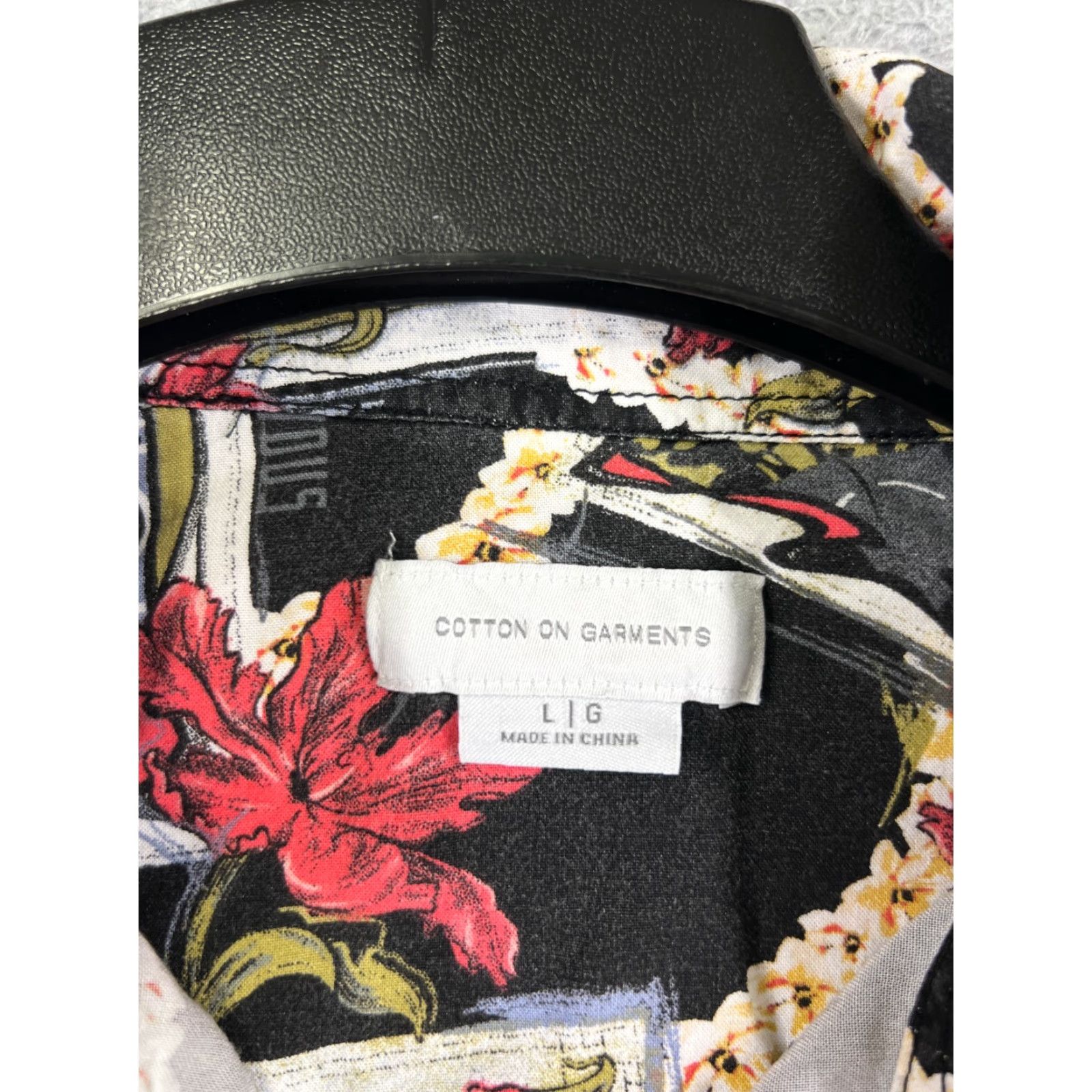 Cotton On VINTAGE Cotton On Garments Shirt Men L Black Red Floral Hawaiian Vacation Aloha Beach 90s 1990s Shirt Mens Size US L / EU 52-54 / 3 - 7 Thumbnail