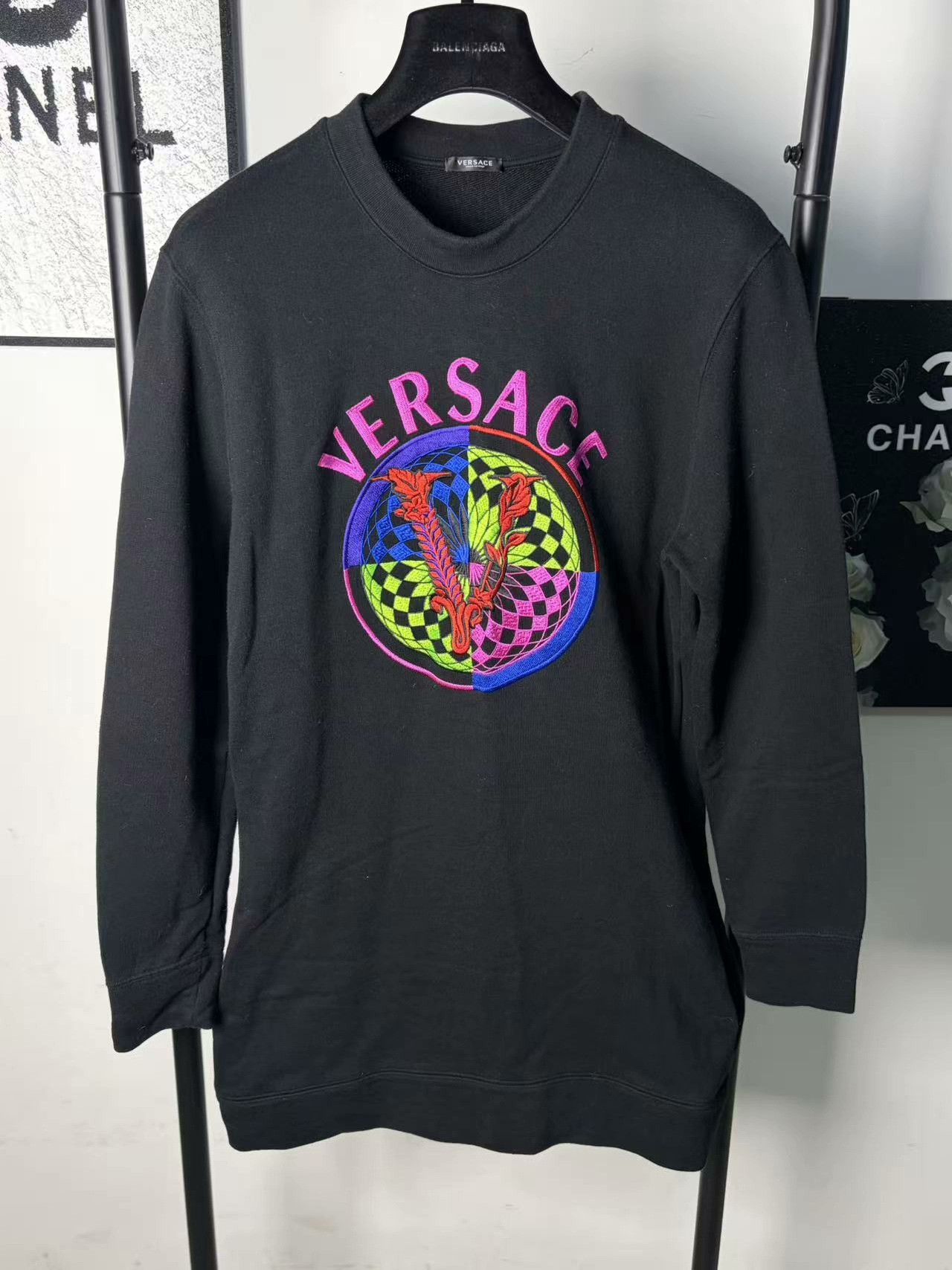 Versace Versace Retro Embroidered White Hoodie L Women Size L / US 10 / IT 46 - 1 Thumbnail
