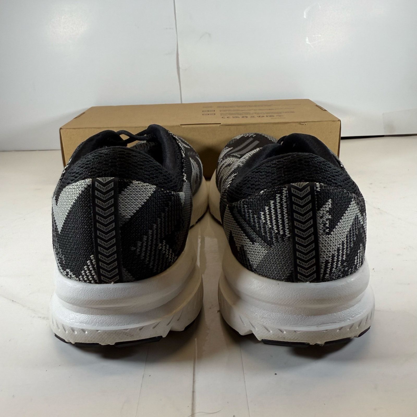 Brooks Brooks Launch Running Shoes White/Black Size 10 Women Size US 10 / IT 40 - 5 Thumbnail