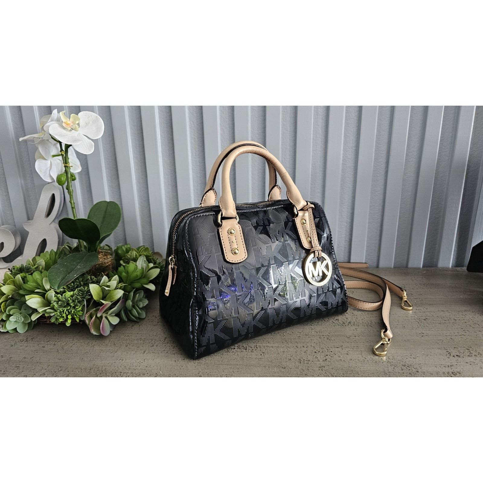 Michael Kors Michael Kors Signature Black Patent Leather Monogram Size ONE SIZE - 1 Thumbnail