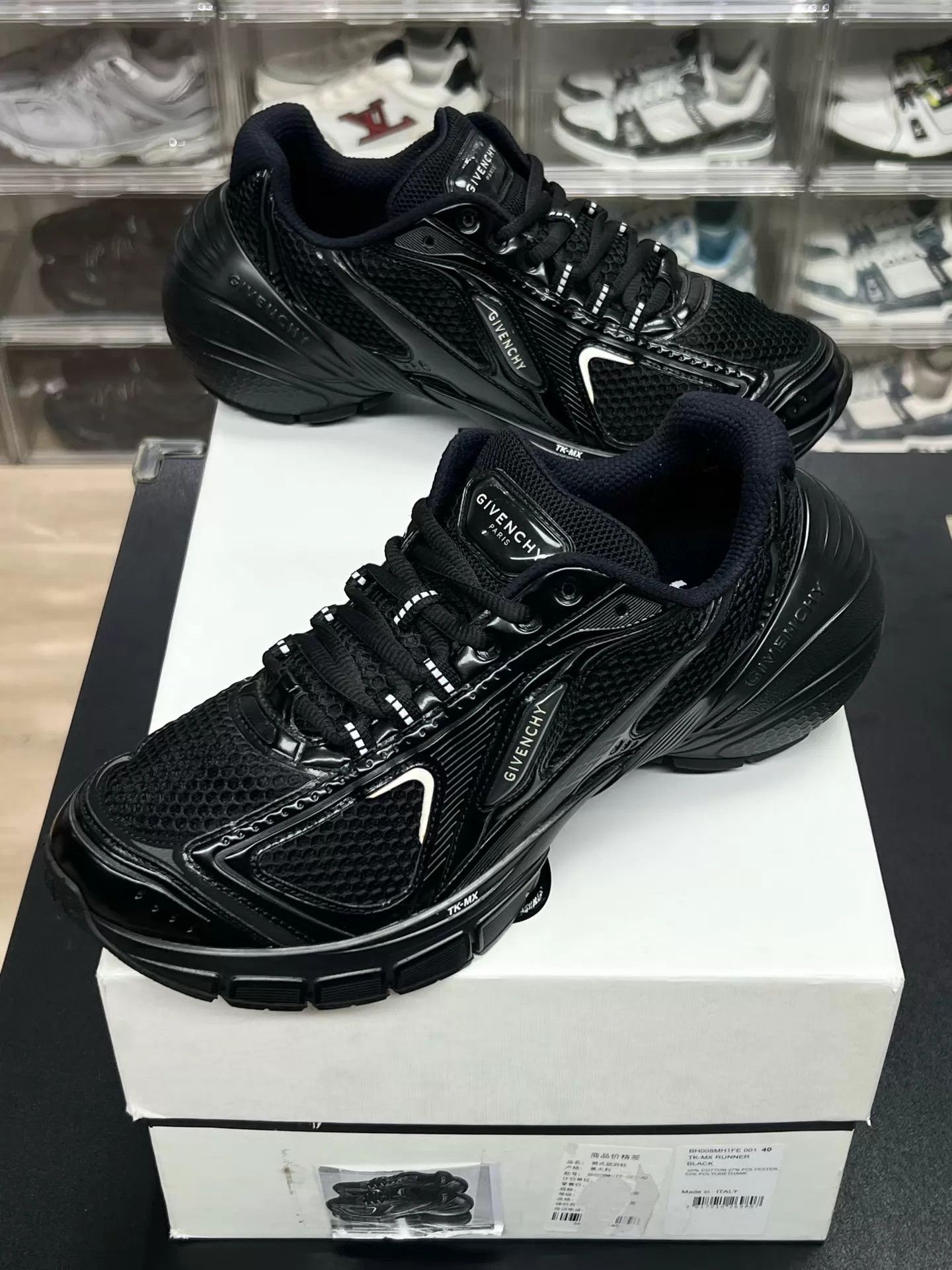 Givenchy Givenchy TK-MX Runner Mesh Black 40 (Box+Acc, Versatile) Size US 7 / EU 40 - 1 Thumbnail