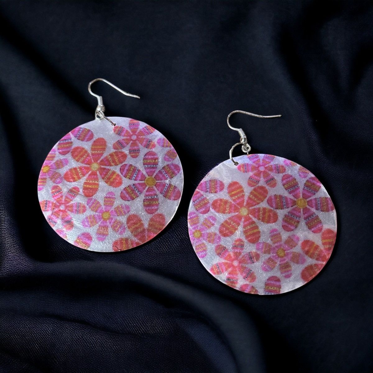 Other Large floral shell dangle earrings Size ONE SIZE - 1 Thumbnail