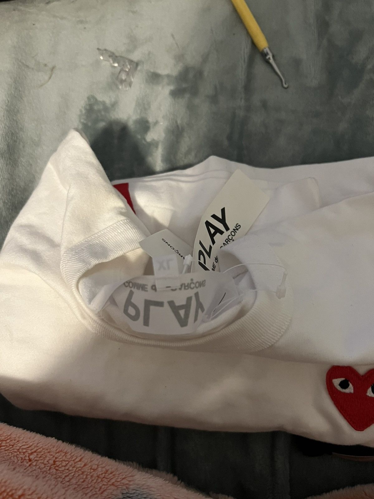 Comme des Garcons PLAY Comme Des Garçons PLAY Play Red Half Heart T-Shirt Size US XL / EU 56 / 4 - 6 Thumbnail