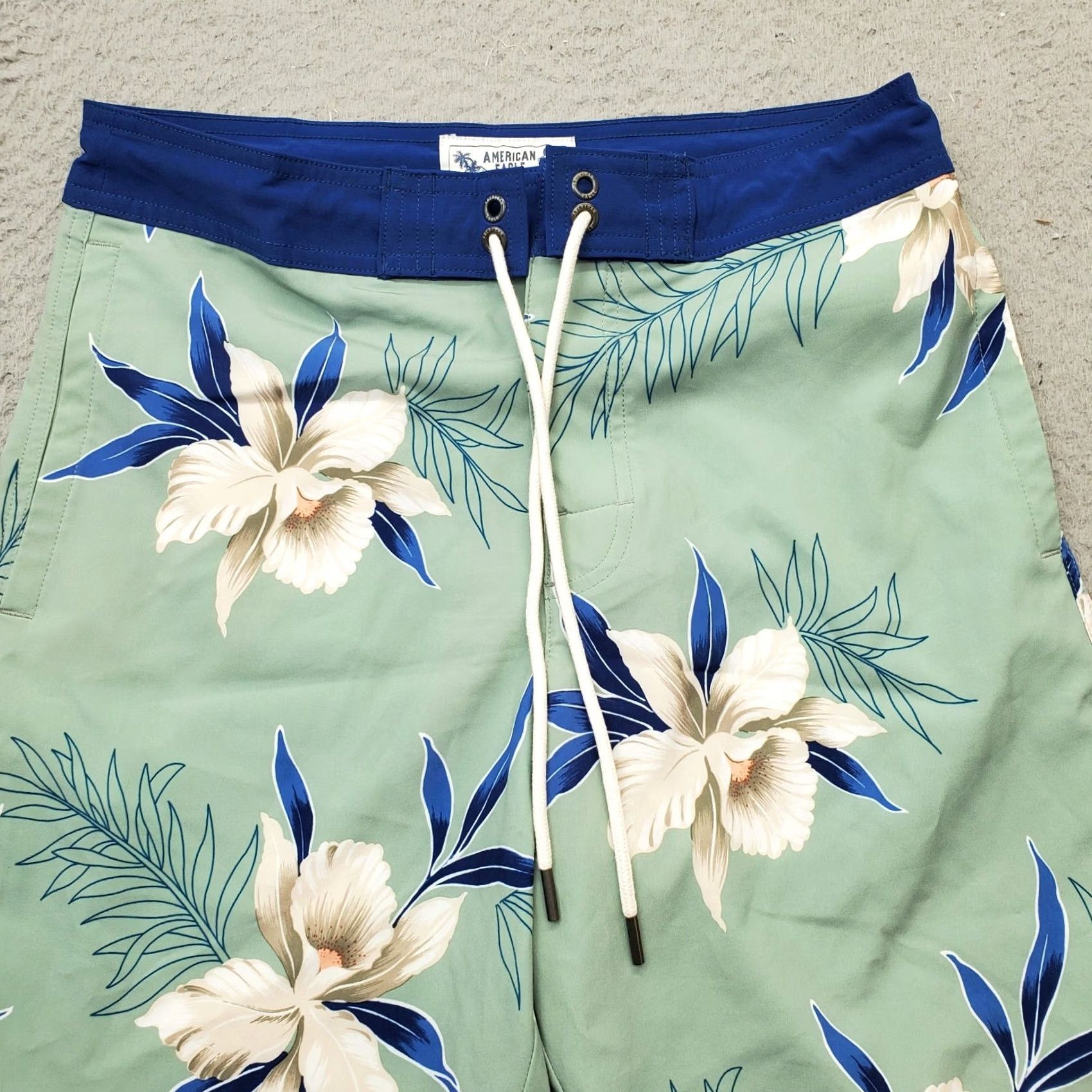 American Eagle Outfitters American Eagle Outfitters Board Shorts Mens XS Multicolor Floral Print Drawstring Logo EUC Size US 27 - 3 Thumbnail
