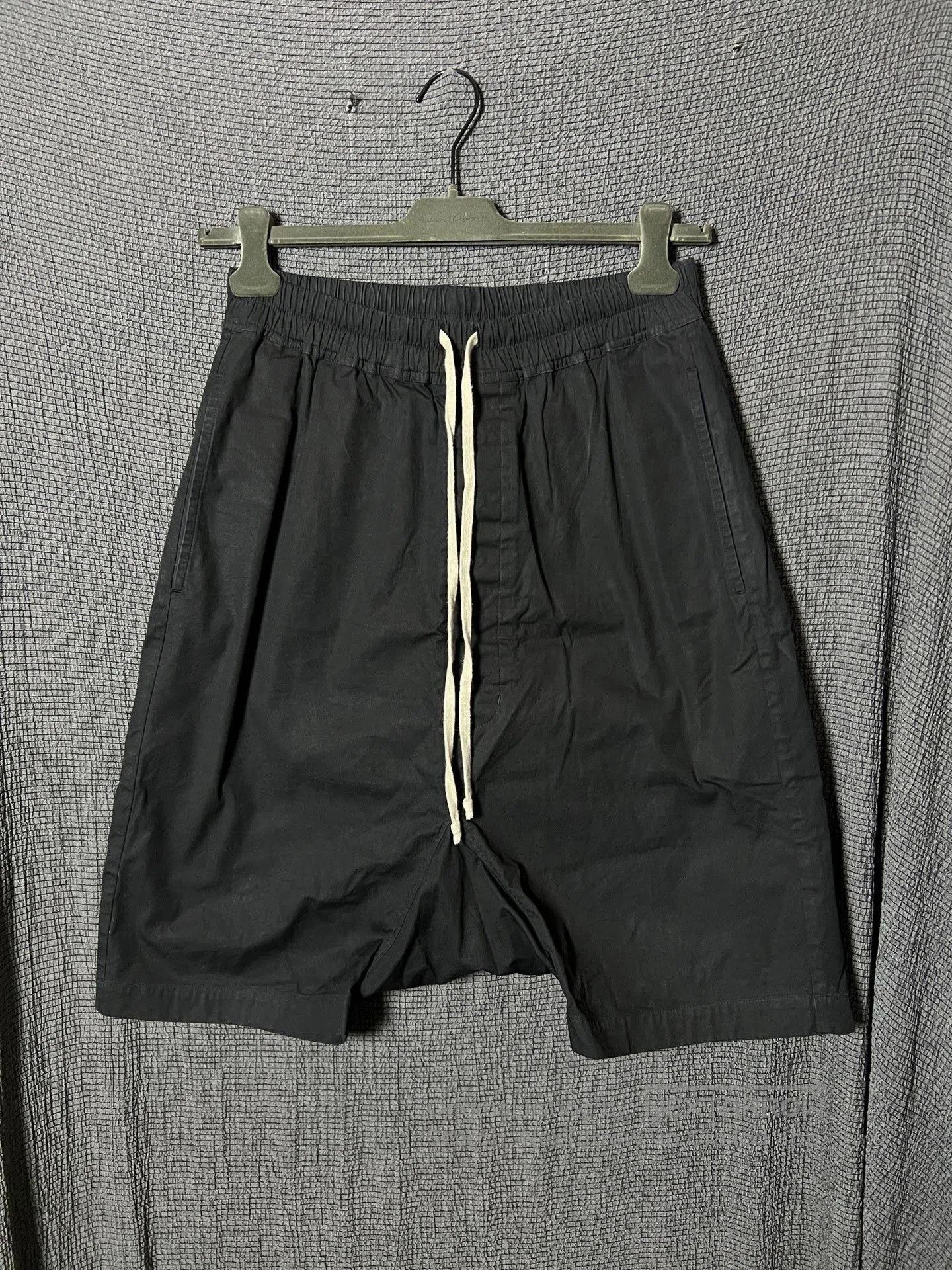 Rick Owens Rick Owens 21ss Mega Drawstring Shorts. Size US 32 / EU 48 - 1 Thumbnail