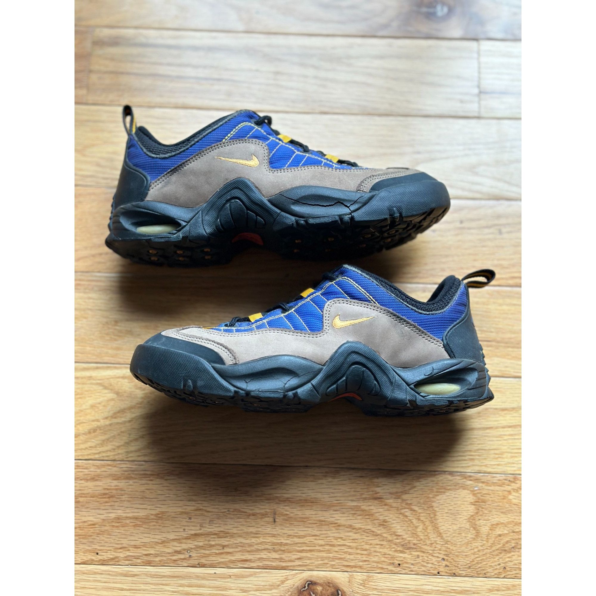 Nike ACG VINTAGE NIKE ACG LOW NAVY TAN LEATHER SHOES MENS SIZE 8.5 RA Size US 8.5 / EU 41-42 - 7 Thumbnail