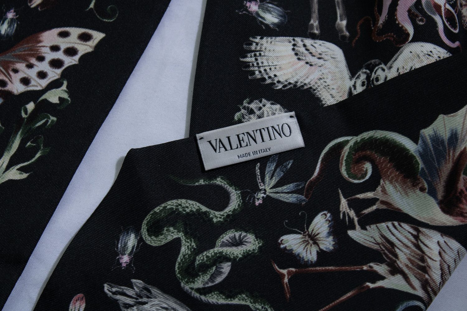 Valentino Valentino, black safari printed silk scarf Size ONE SIZE - 4 Thumbnail