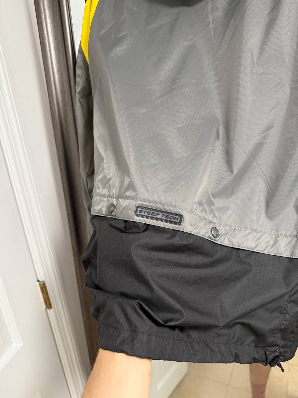 The North Face The North Face Step Tech Nylon Jacket with hood yellow black Size US M / EU 48-50 / 2 - 7 Thumbnail