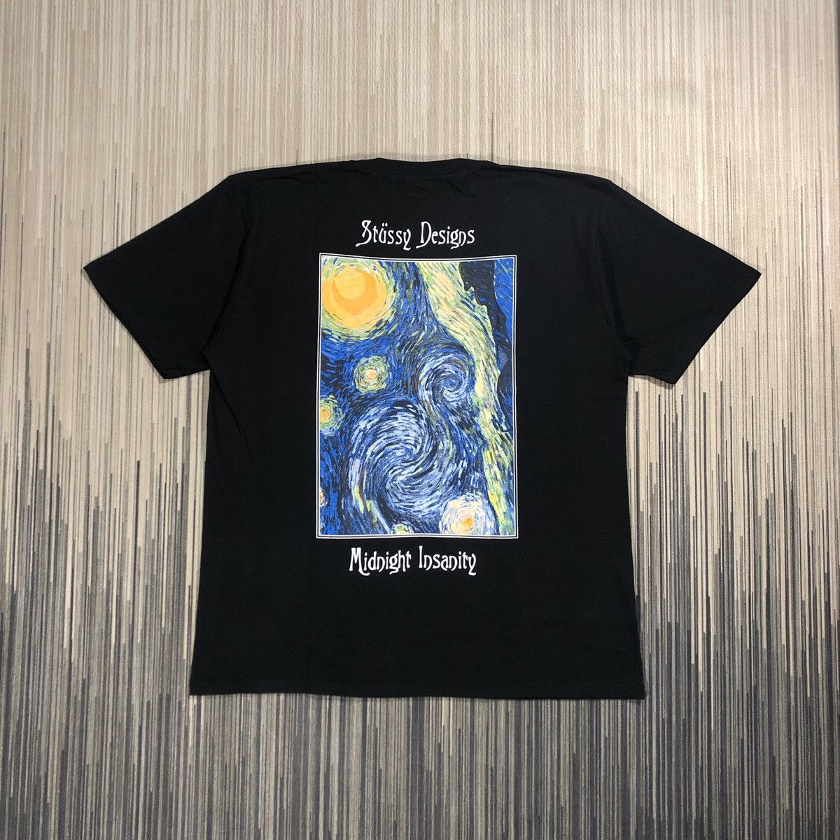 ★入手困難★STUSSY MIDNIGHT INSANITY TEE Stussy Midnight Insanity Tee - POIZON