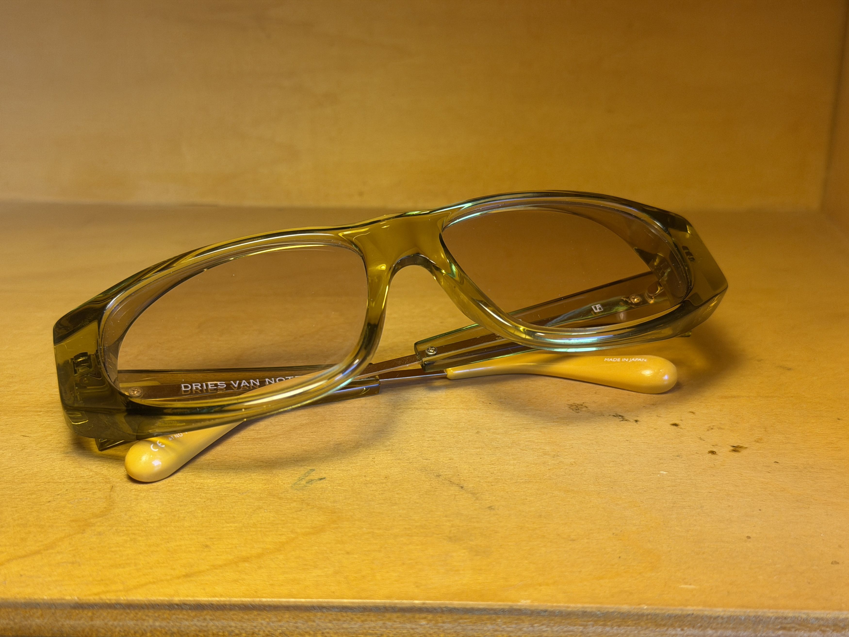 Dries Van Noten × Linda Farrow Yellow Linda Farrow Edition Rectangular Sunglasses Size ONE SIZE - 5 Thumbnail