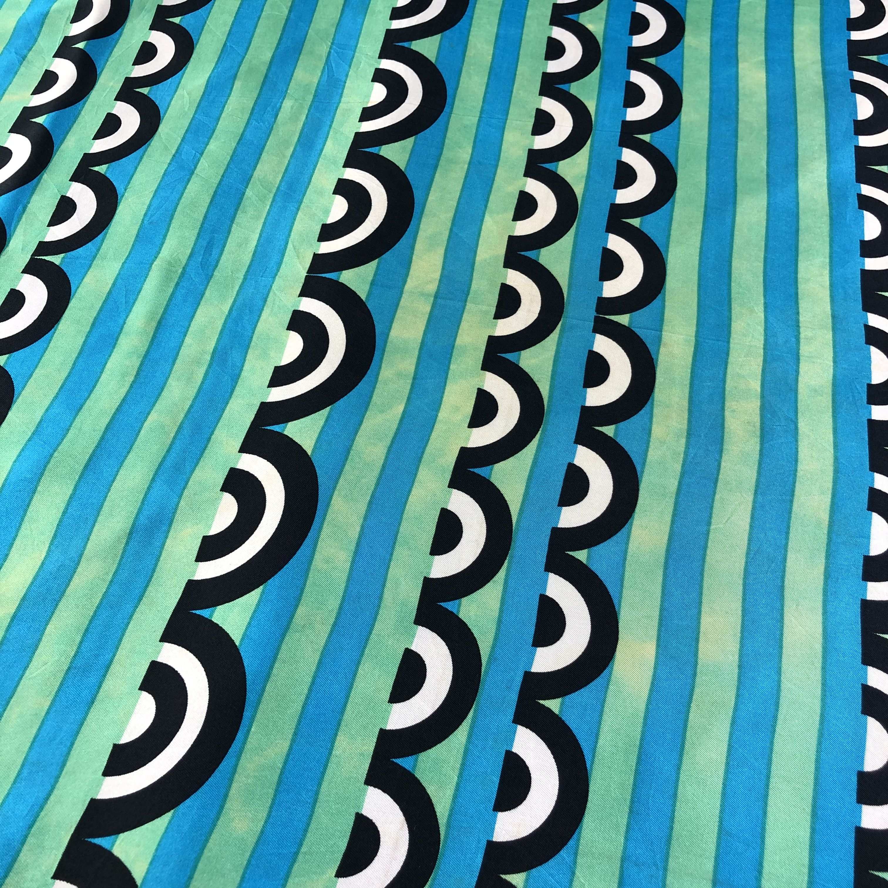 Vintage Vintage Luxury Design Hand Rolled Silk Scarf M411 Size ONE SIZE - 4 Thumbnail