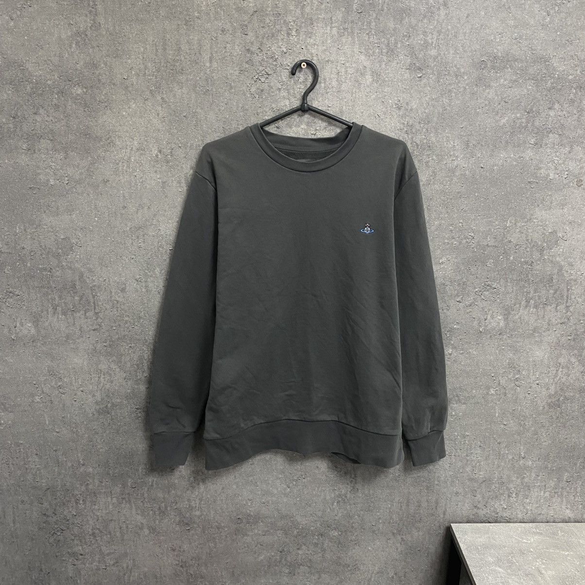 Vivienne Westwood Vintage Vivienne Westwood Sweatshirt Orb Logo Basic Pullover Size US M / EU 48-50 / 2 - 1 Thumbnail
