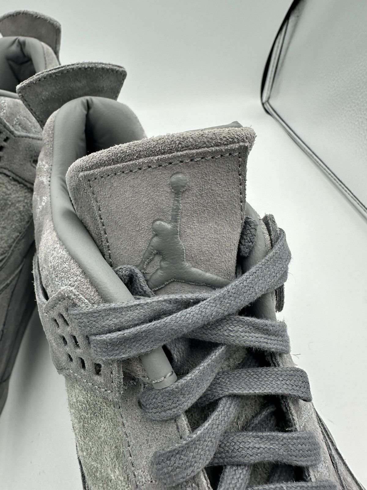 Jordan Brand × Kaws Jordan 4 x Kaws Size US 13 / EU 46 - 11 Thumbnail