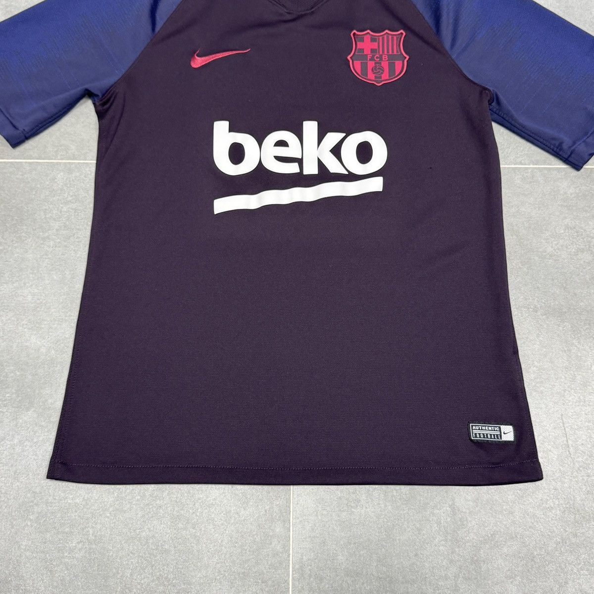 Nike Nike FC Barcelona 2019/2020 DRY Strike Squad Soccer Jersey Size US M / EU 48-50 / 2 - 4 Thumbnail