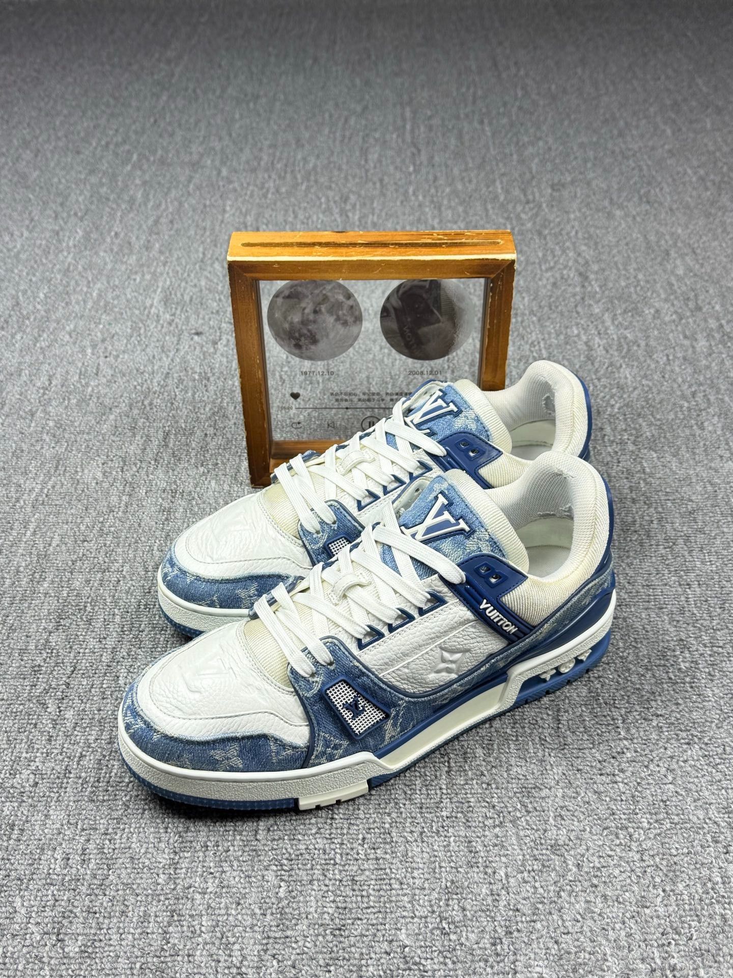 Louis Vuitton Louis Vuitton Training Blue Lowtop Sneakers 8 Men Size US 8 / EU 41 - 1 Thumbnail
