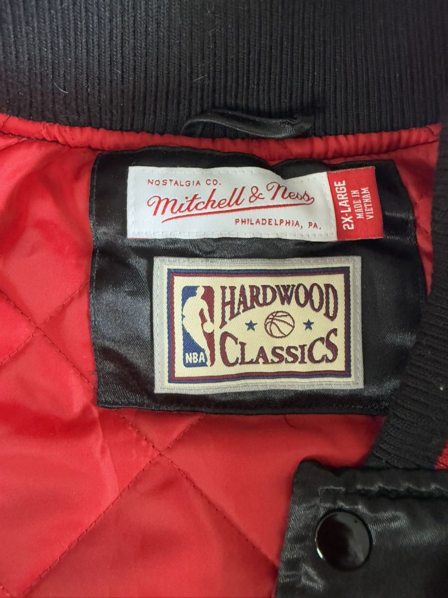 Mitchell & Ness Bulls Satin Jacket XXL Mitchell & Ness Hardwood Classics 🏀 Size US XXL / EU 58 / 5 - 3 Thumbnail