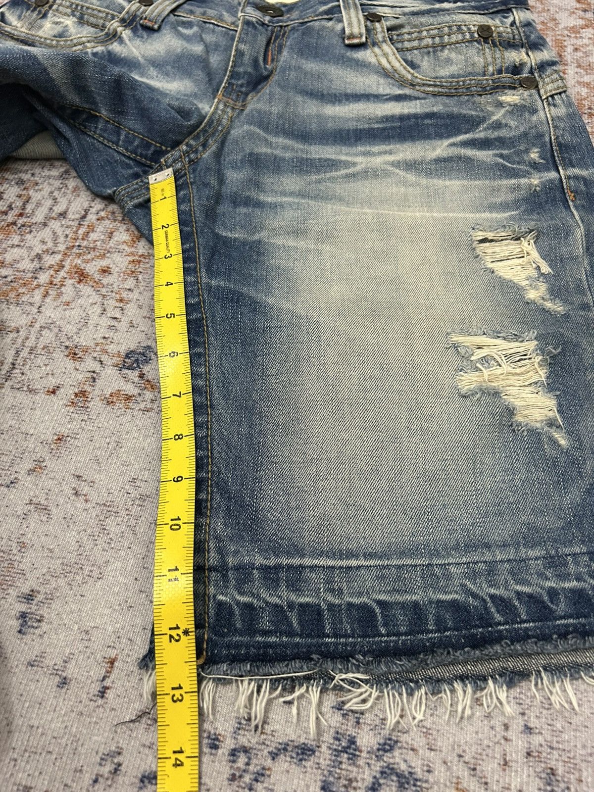 If Six Was Nine Lolita Distressed Doublle Pocket back Short Jeans Size US 33 - 22 Thumbnail