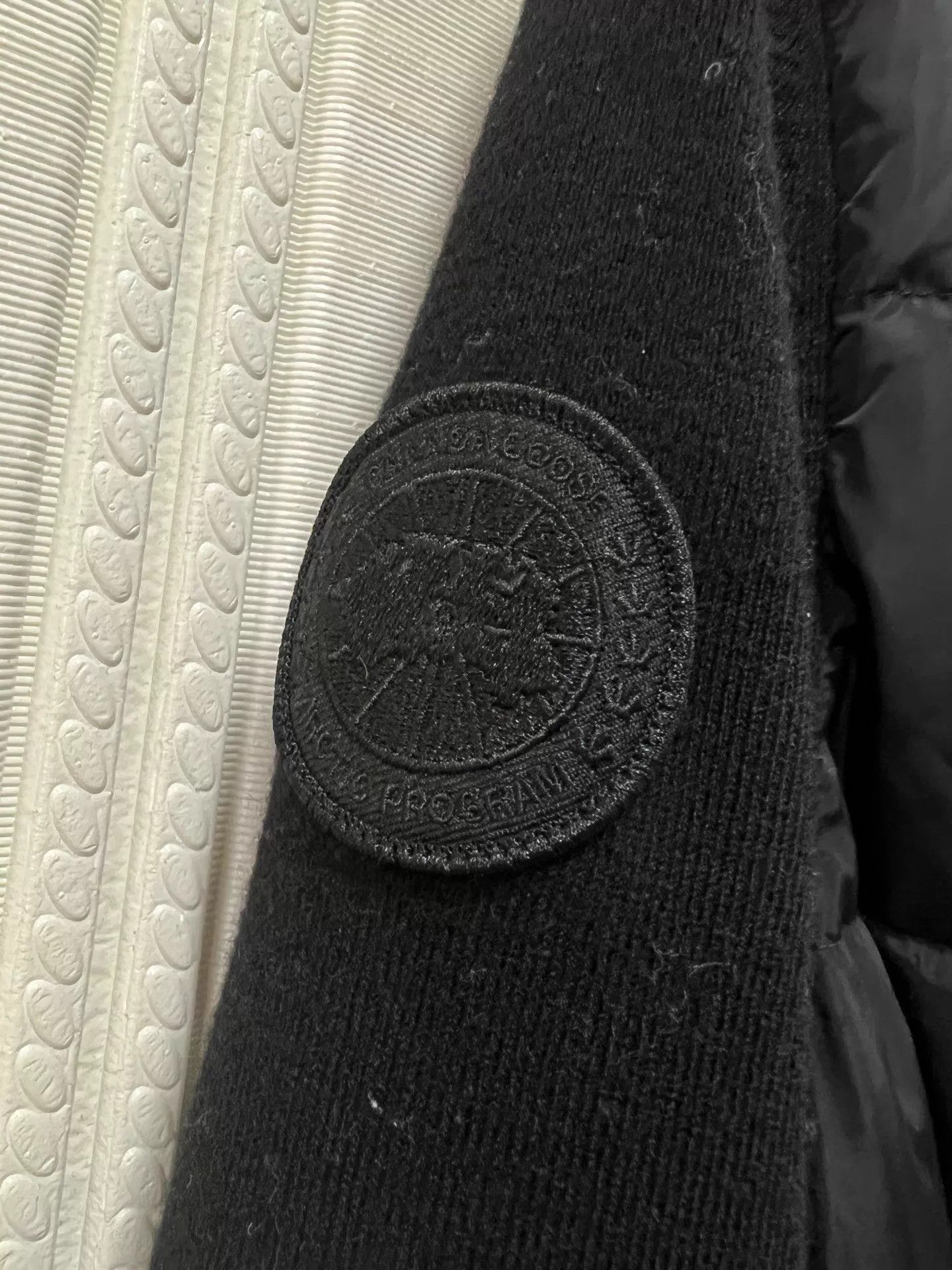 Canada Goose Canada Goose HyBridge Black Label Down Short Puffer XS Size XS / US 0-2 / IT 36-38 - 4 Thumbnail