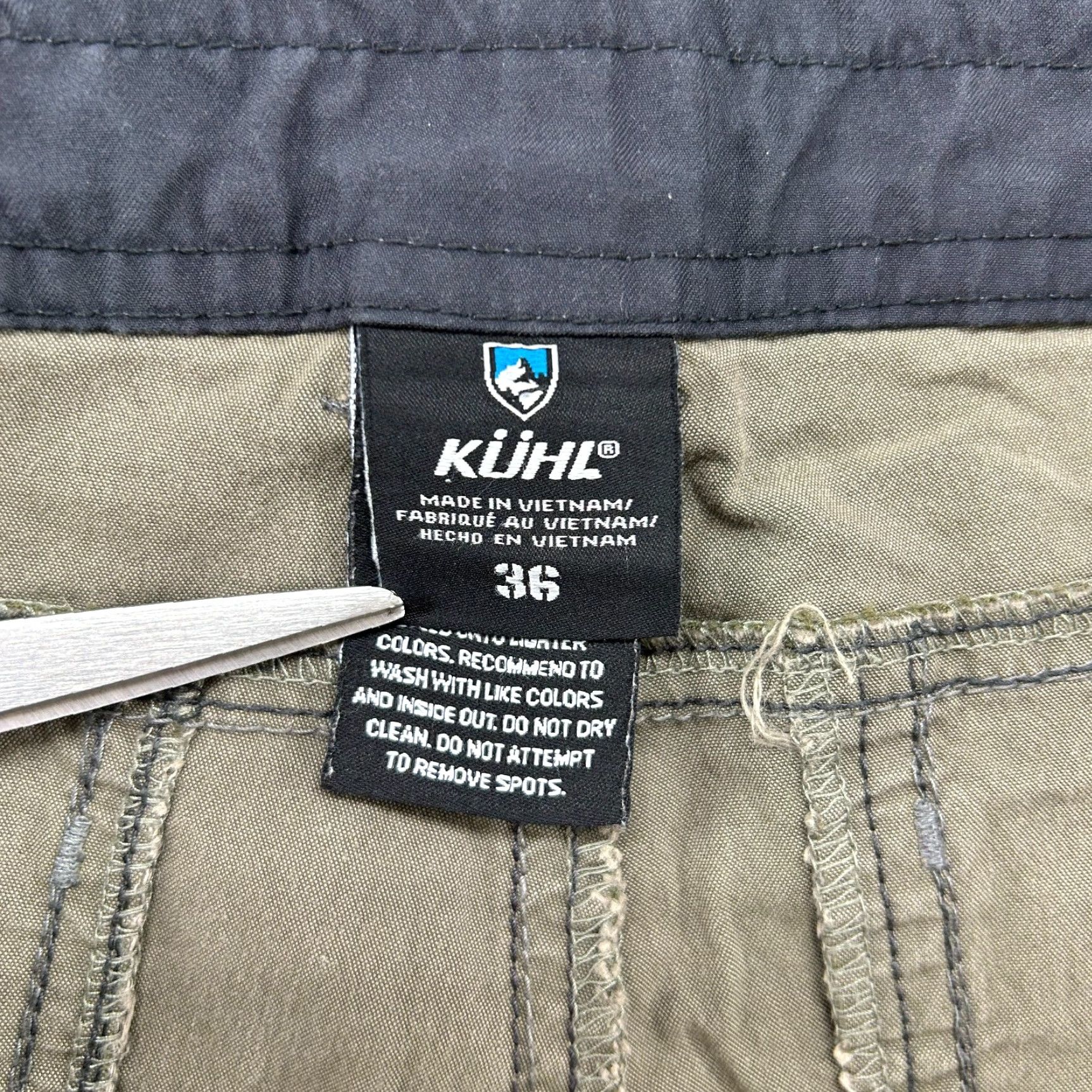 Vintage Kuhl Shorts Mens 36 Green Cargo Pockets Cotton Nylon Canvas Vintage Patina Dye Canvas Cargo Outdoor Relaxed 10in Inseam Mens Regular Pocket Logo Size US 36 / EU 52 - 4 Thumbnail