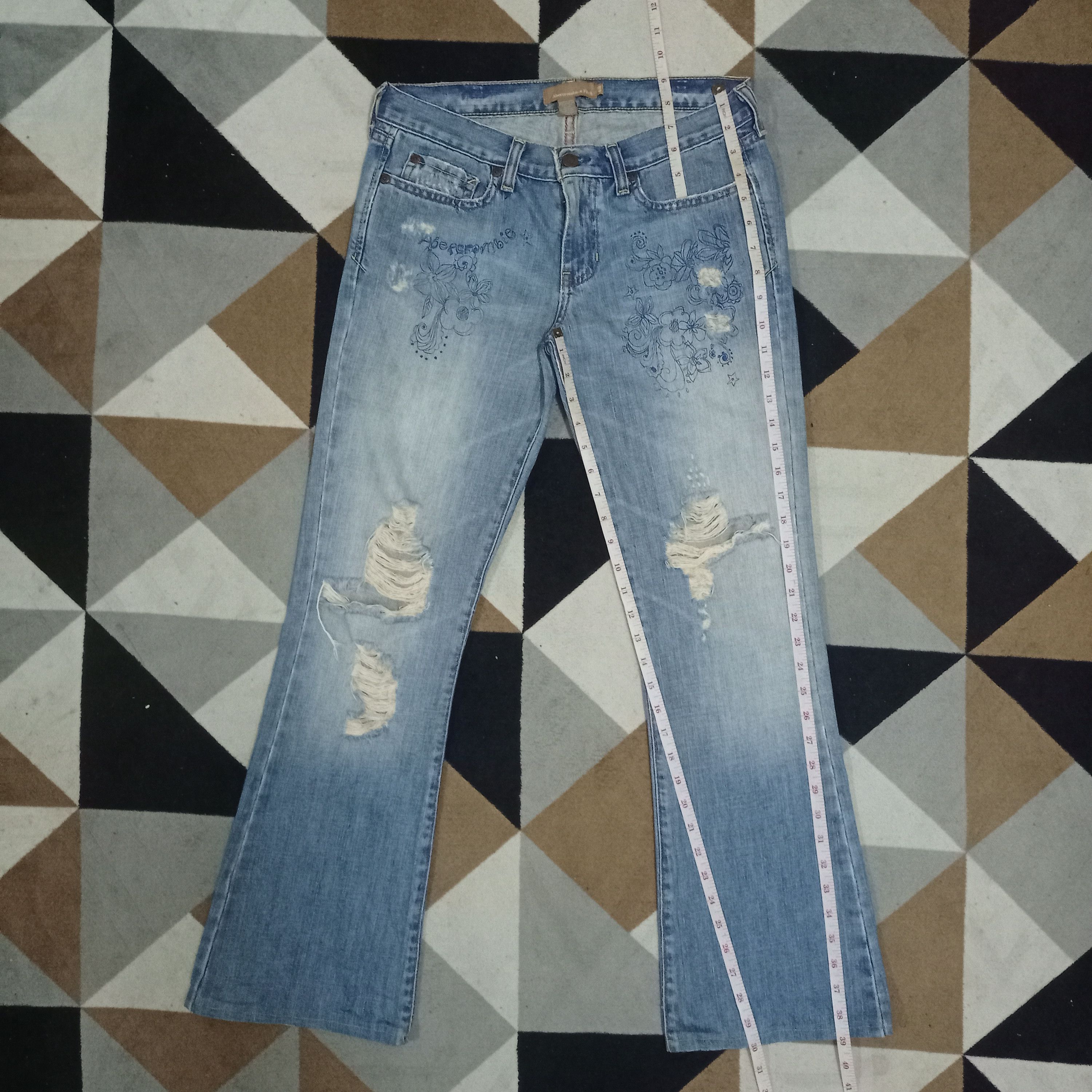 Abercrombie & Fitch Vintage Abercrombie Art Drawing Distressed Flare Jeans Size 30" / US 8 / IT 44 - 10 Thumbnail
