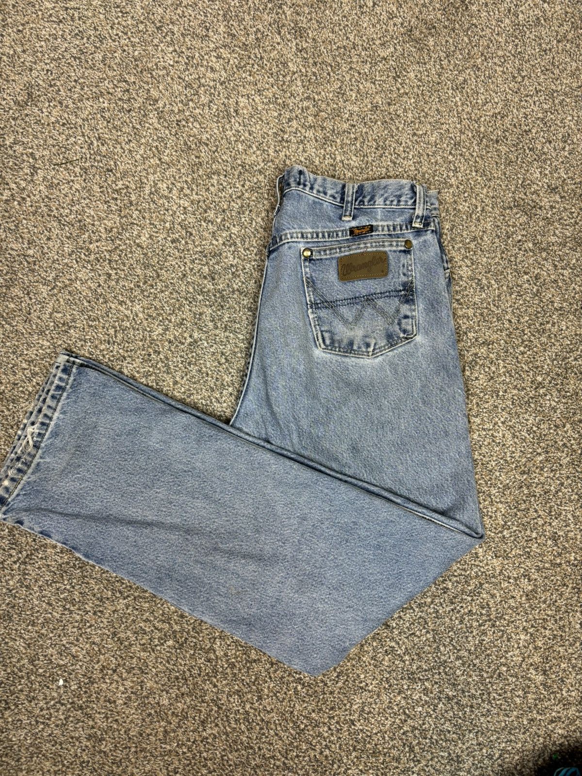 Wrangler Y2k light wash leather tab wrangler denim jeans Size US 34 / EU 50 - 1 Thumbnail