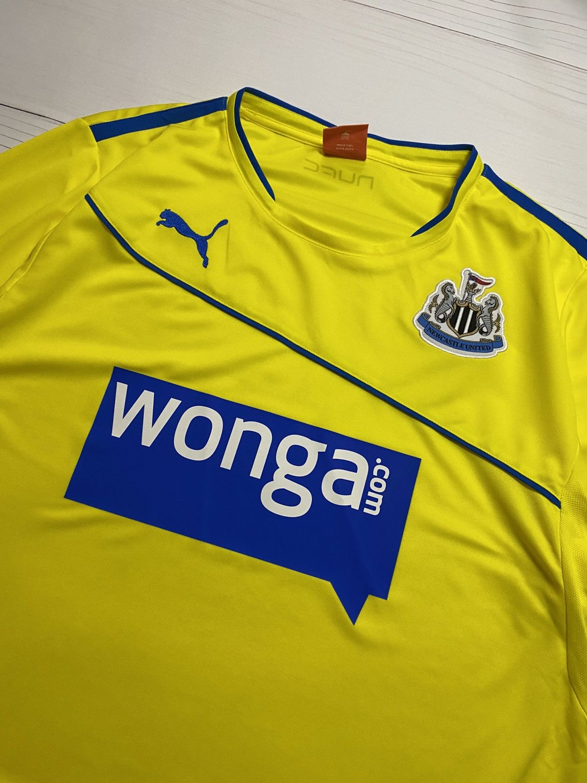 Puma × Vintage Puma Newcastle United 2013/14 Third Football Soccer Jersey Size US M / EU 48-50 / 2 - 5 Thumbnail