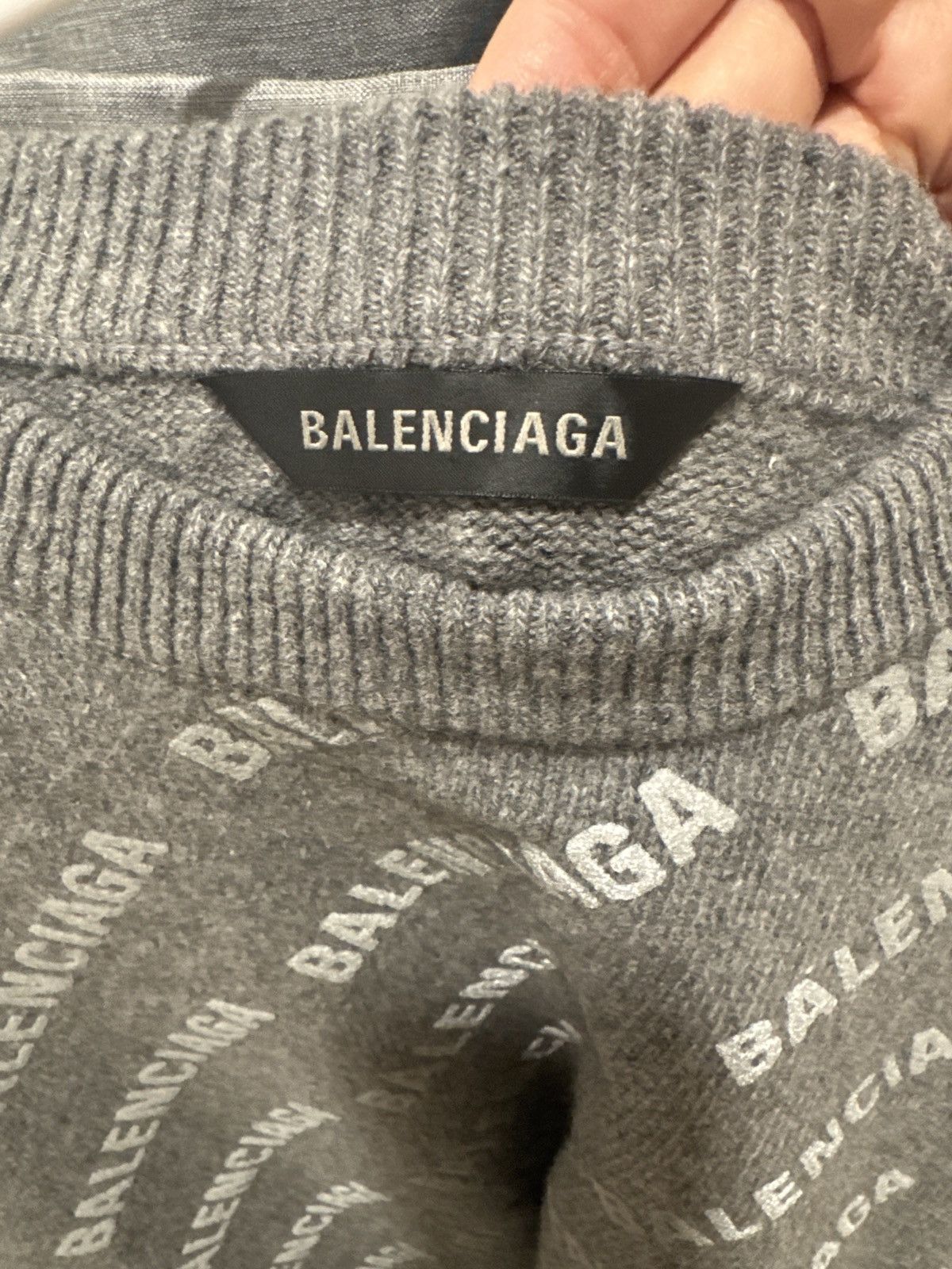 Balenciaga Balenciaga Mini Allover Logo Sweater Size US L / EU 52-54 / 3 - 3 Thumbnail