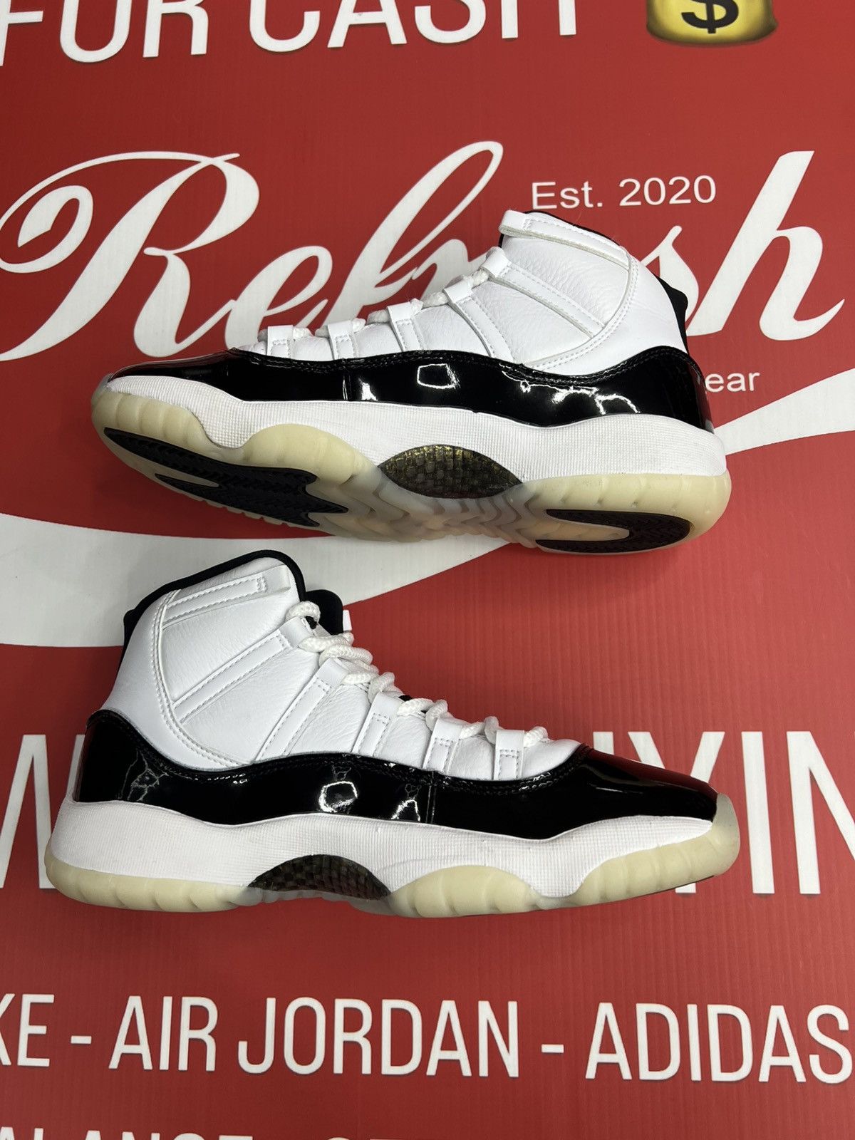 Jordan Brand Air Jordan 11 Gratitude Size 7Y Size US 7 / EU 40 - 3 Thumbnail
