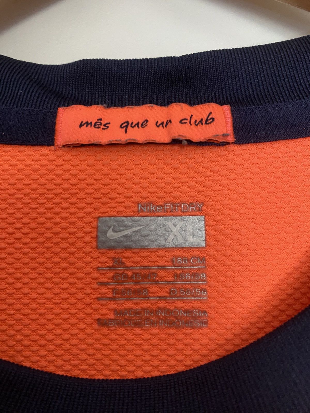 Nike FC Barcelona 2006/2007 Away Jersey – Nike – Orange – Size US XL / EU 56 / 4 - 4 Thumbnail