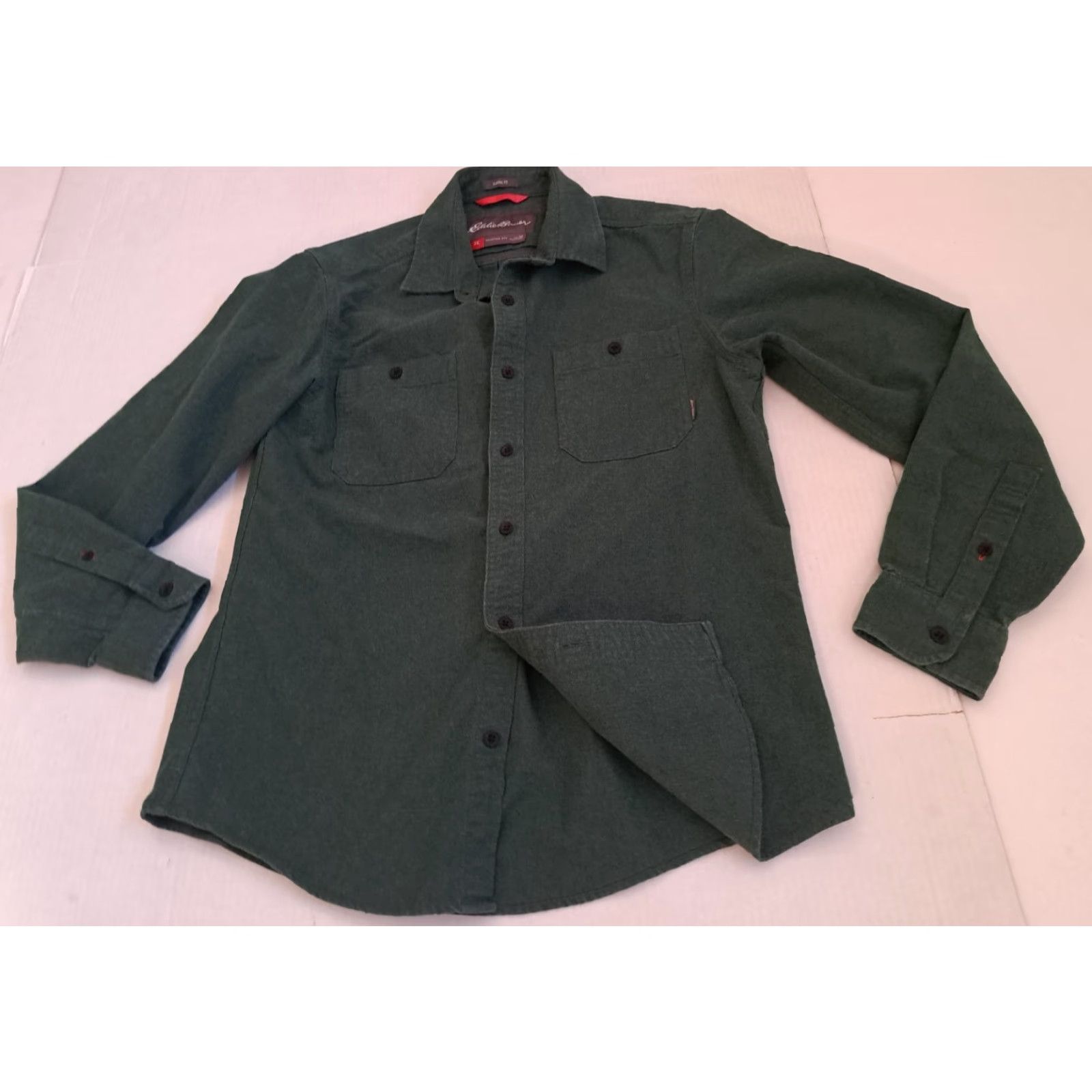 Eddie Bauer VINTAGE Eddie Bauer Button-Up Shirt Mountain OPS Greem Cotton Chamois Medium Green Long Sleeve Solid Casual Men's Women Unisex Adults Pocketed Size US M / EU 48-50 / 2 - 3 Thumbnail