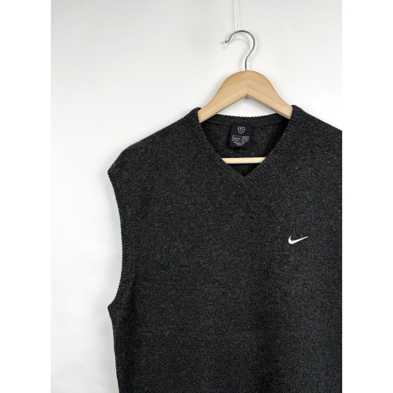 Nike VINTAGE 90s Nike Golf Vest Wool Size L Gray Swoosh Logo Y2K Rare Mens Size US S / EU 44-46 / 1 - 3 Thumbnail