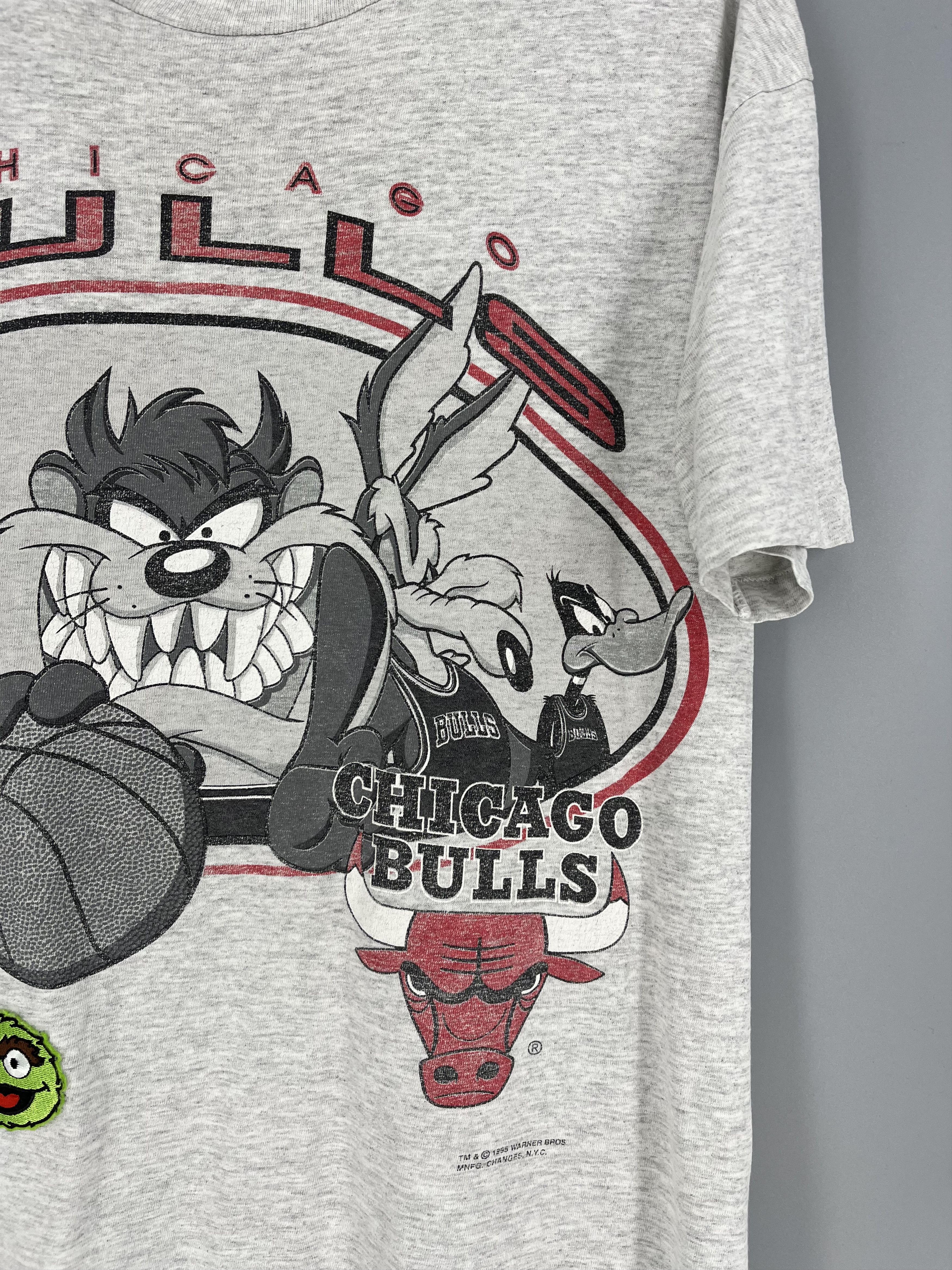 Warner Bros Vintage Looney Tunes Chicago Bull Grey Shirt 90S MADE IN USA Size US L / EU 52-54 / 3 - 7 Thumbnail