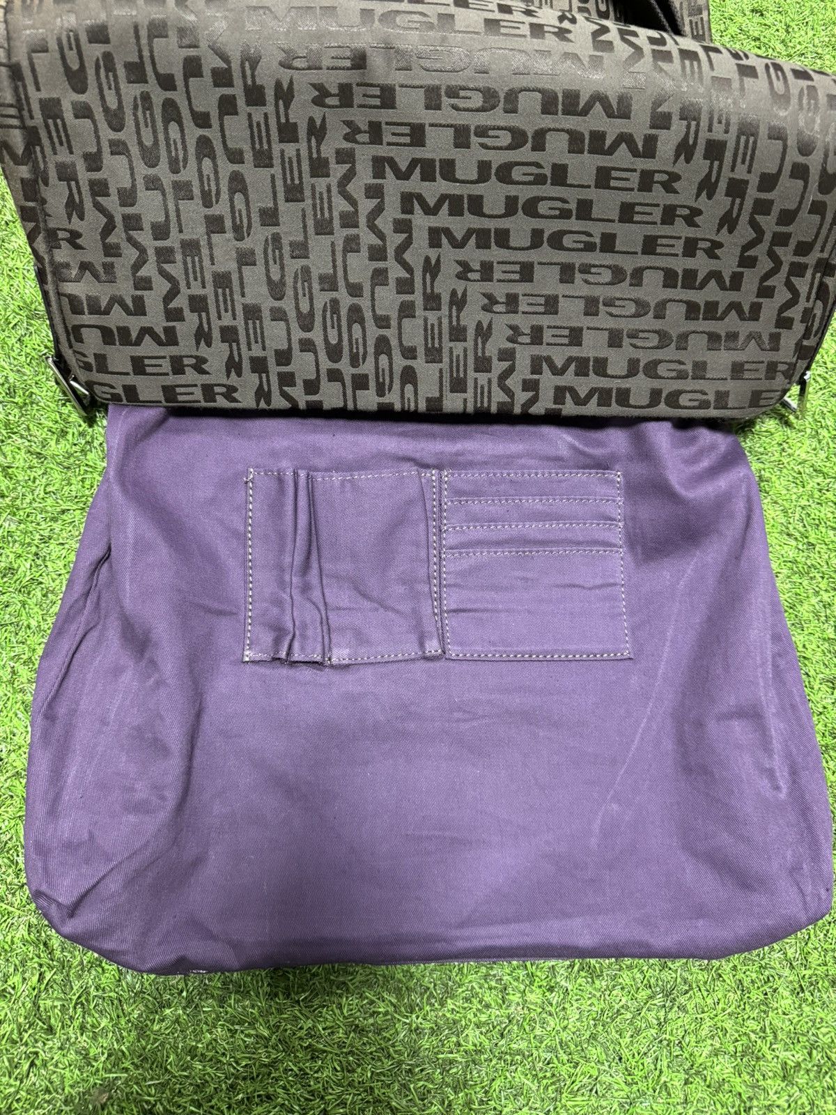 Designer × Thierry Mugler Thierry Mugler Rare Monogram Shoulder Bag Size ONE SIZE - 15 Thumbnail