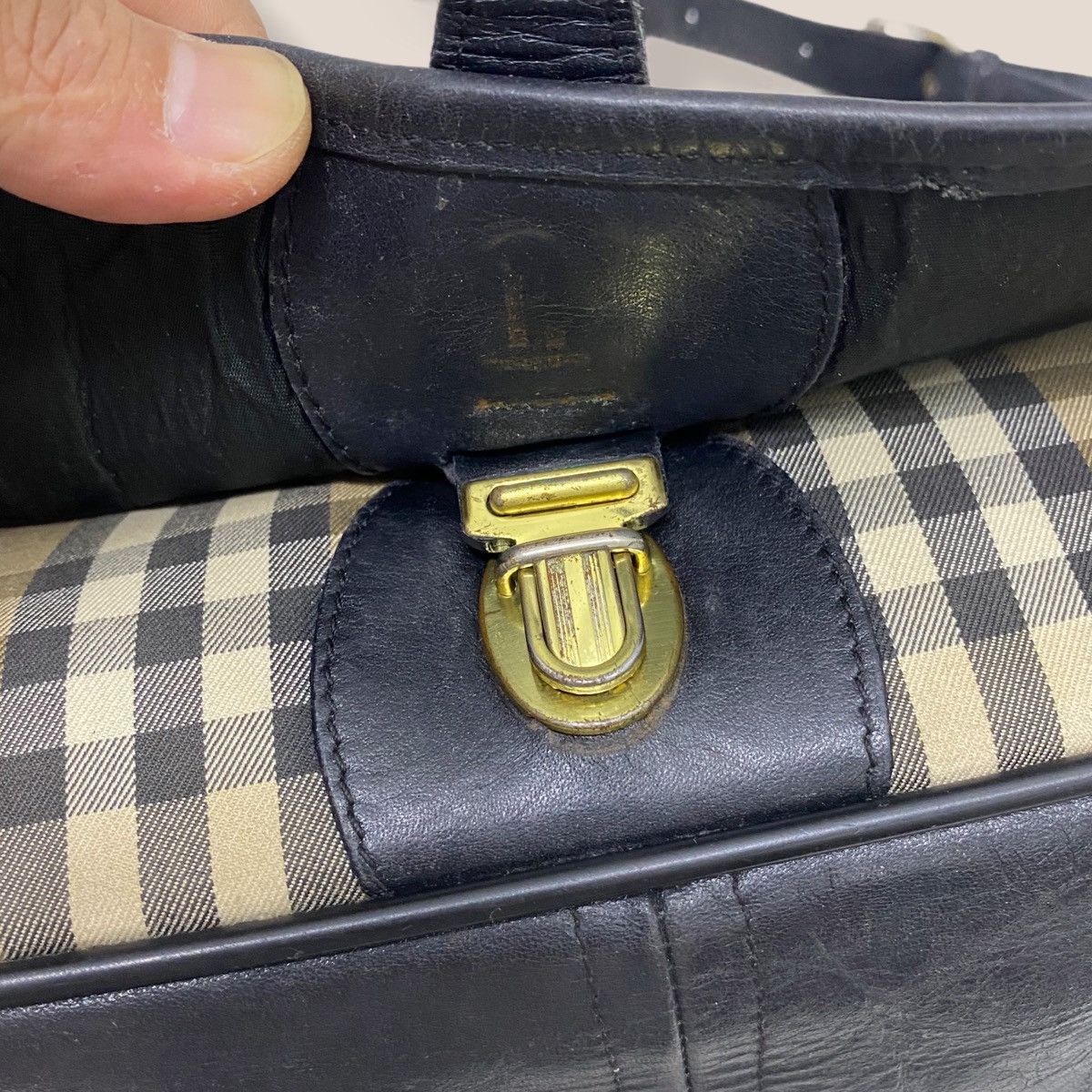 Burberry ‼️LASTDROP‼️ AUTHENTIC BURBERRY NOVA CHECK SHOULDER BAG Size ONE SIZE - 8 Thumbnail