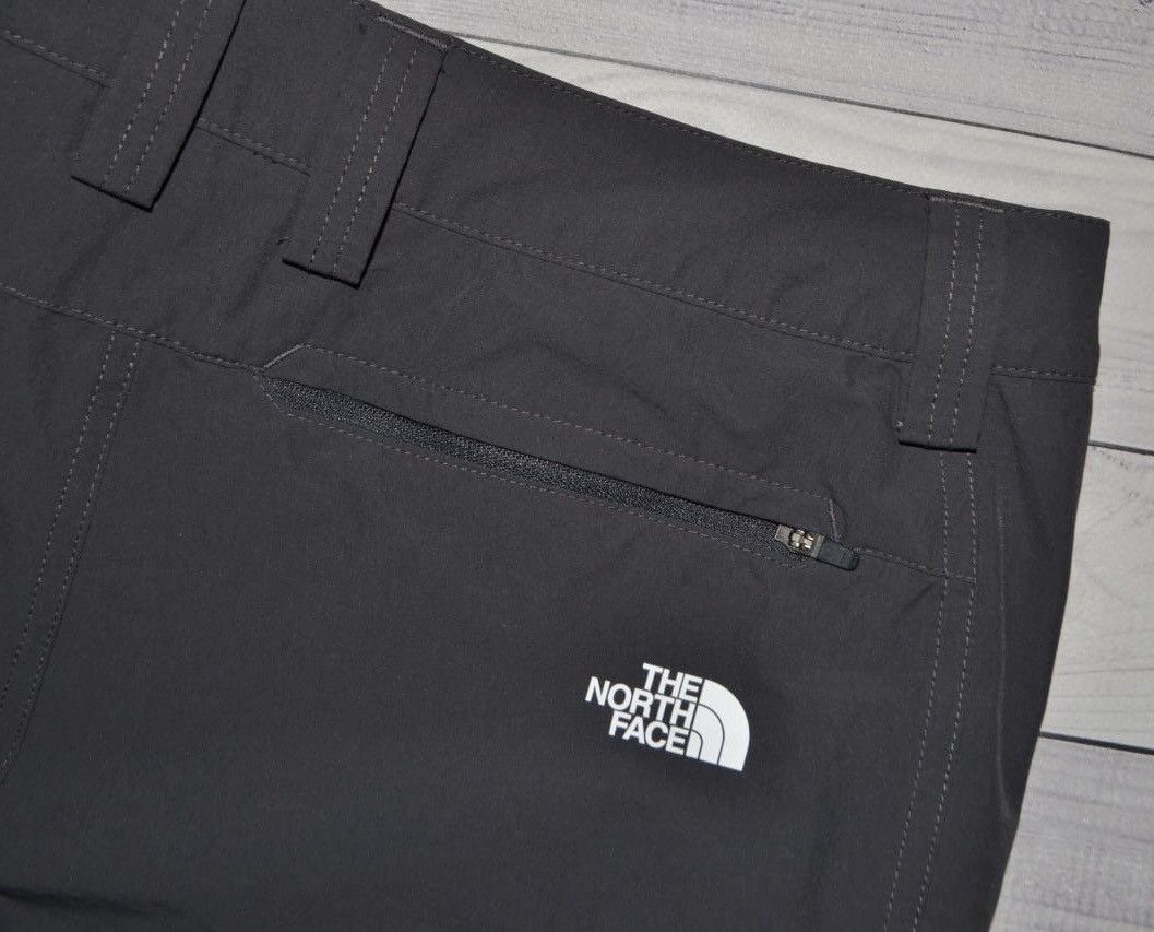 The North Face The North Face Shorts Gray Men’s Size 30 Size US 30 / EU 46 - 8 Thumbnail