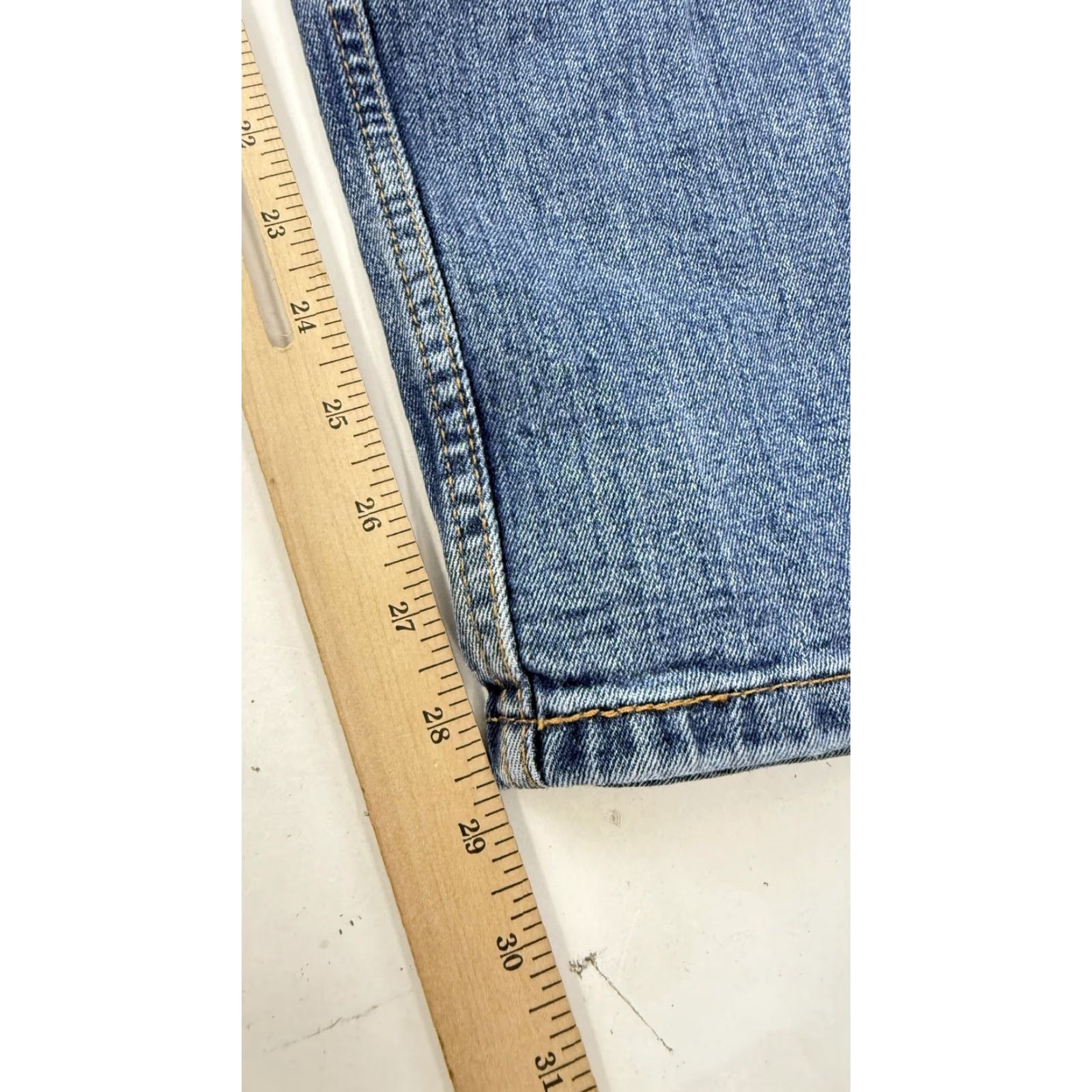 Levi's Levi's 505 Jeans Mens 38x30 Blue Denim Straight Leg Stretch Zip Fly Medium Wash Jeans Mens 38x30 Blue Denim Straight Leg Stretch Zip Fly Medium Wash Size US 38 / EU 54 - 7 Thumbnail