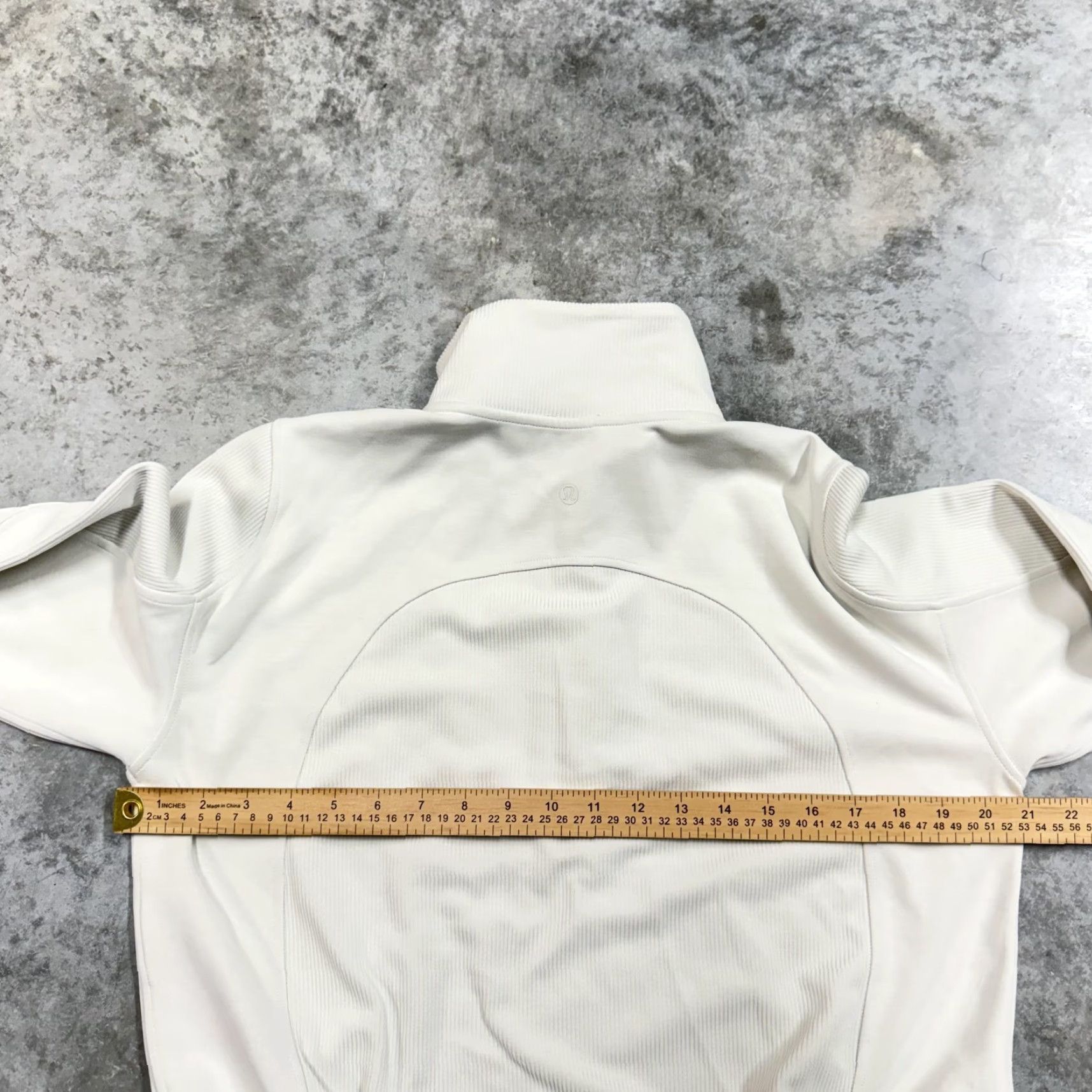 Lululemon Lululemon Sweatshirt Womens 4 White 1/4 Zip Mock Neck Pullover Cropped Sweatshirt Size S / US 4 / IT 40 - 6 Thumbnail