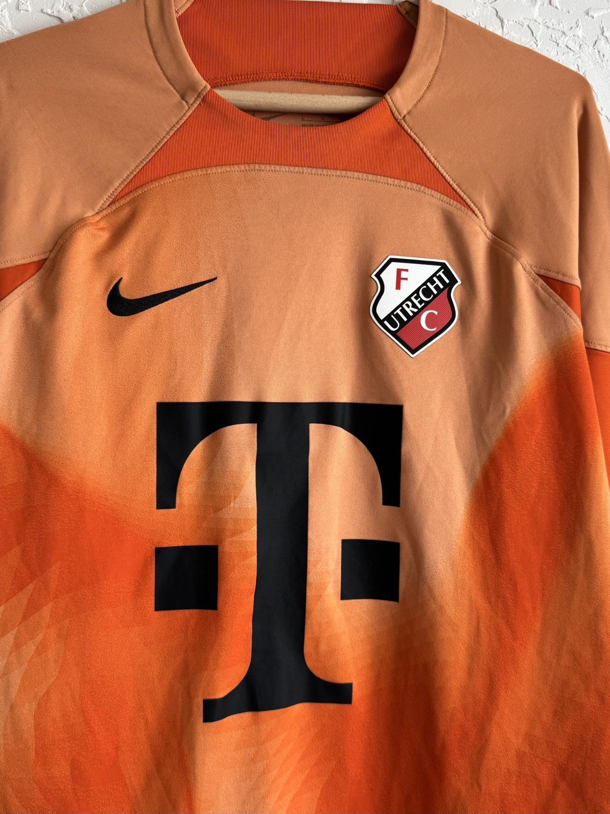 Nike Nike FC Utrecht 2022-23 Goalkeeper 3 Kit Football Shirt Size US L / EU 52-54 / 3 - 2 Thumbnail
