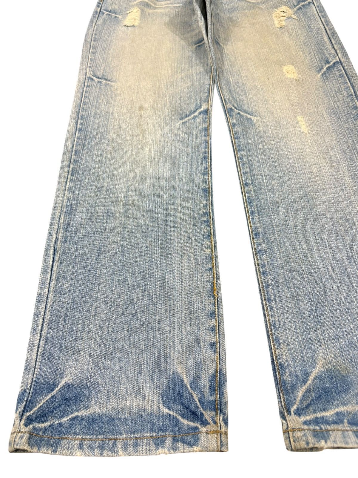 Japanese Brand Vintage Japanese Brand Light Wash Distressed Baggy Jeans Size US 34 / EU 50 - 6 Thumbnail