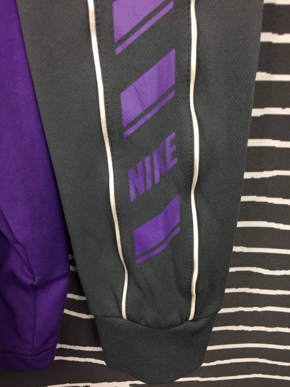 Nike Nike Center Swoosh Dri-FIT Paneled Training Jersey Size US XL / EU 56 / 4 - 8 Thumbnail
