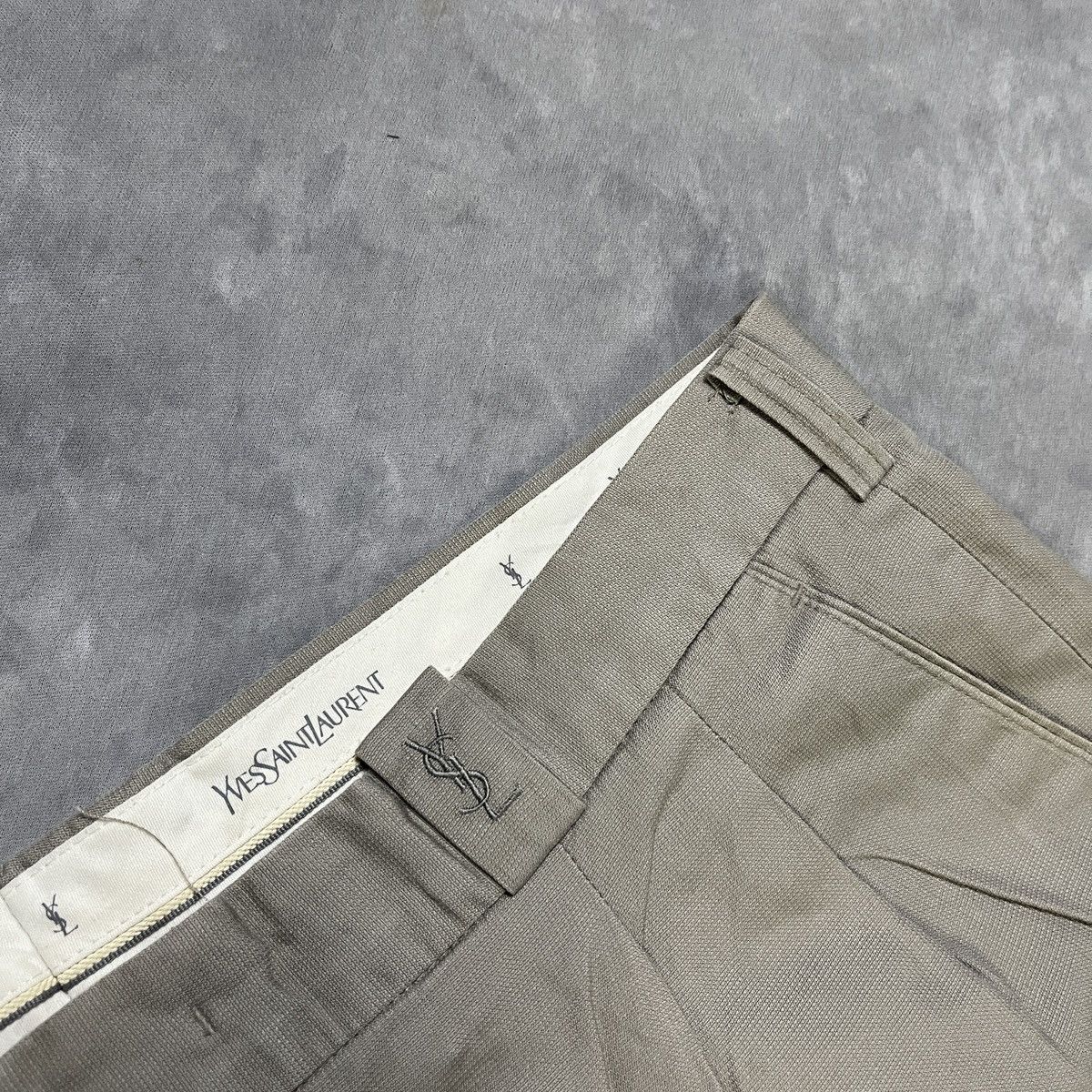 Yves Saint Laurent 2000s Yves Saint Laurent Pleated Trousers – Classic Designer Size US 34 / EU 50 - 7 Thumbnail