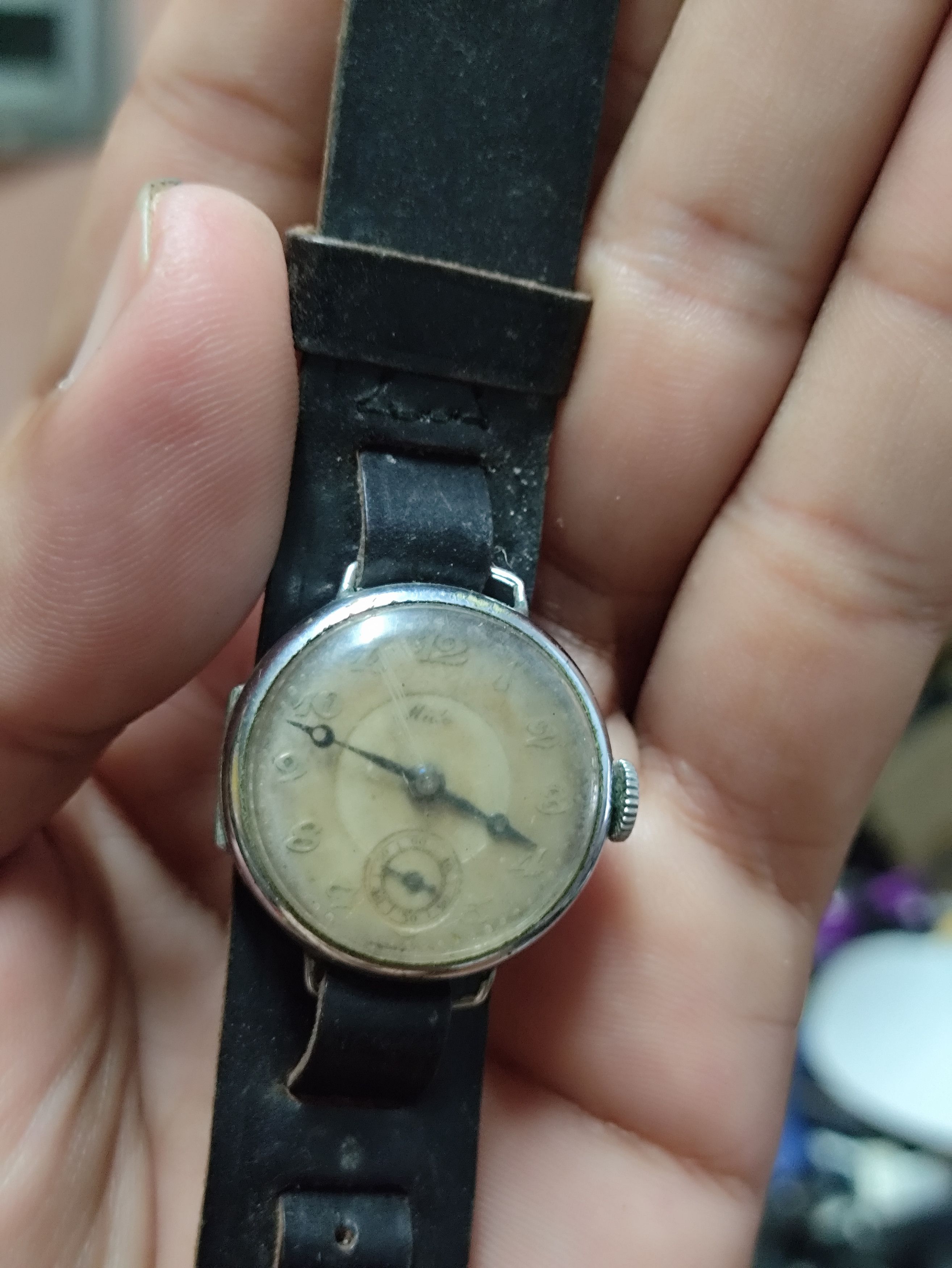 Vintage Vintage Hand winding engine Watch Unknown Brand Size ONE SIZE - 3 Thumbnail