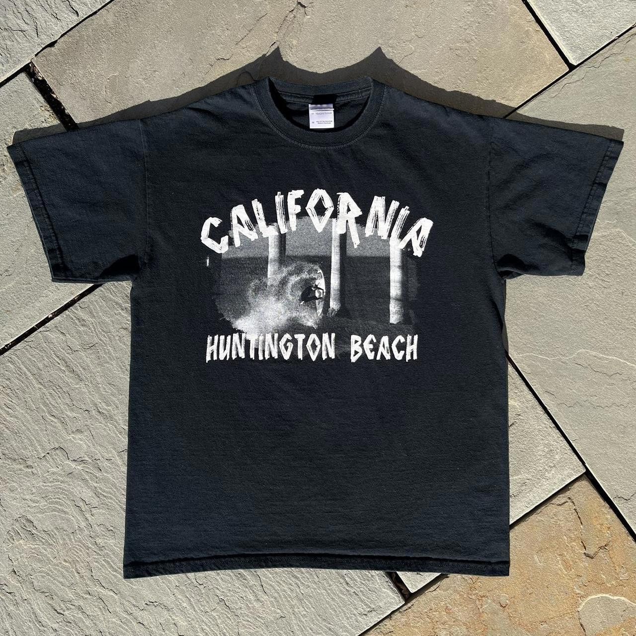 Gildan Black Huntington Beach California Surfing Graphic T-shirt Size US M / EU 48-50 / 2 - 1 Thumbnail