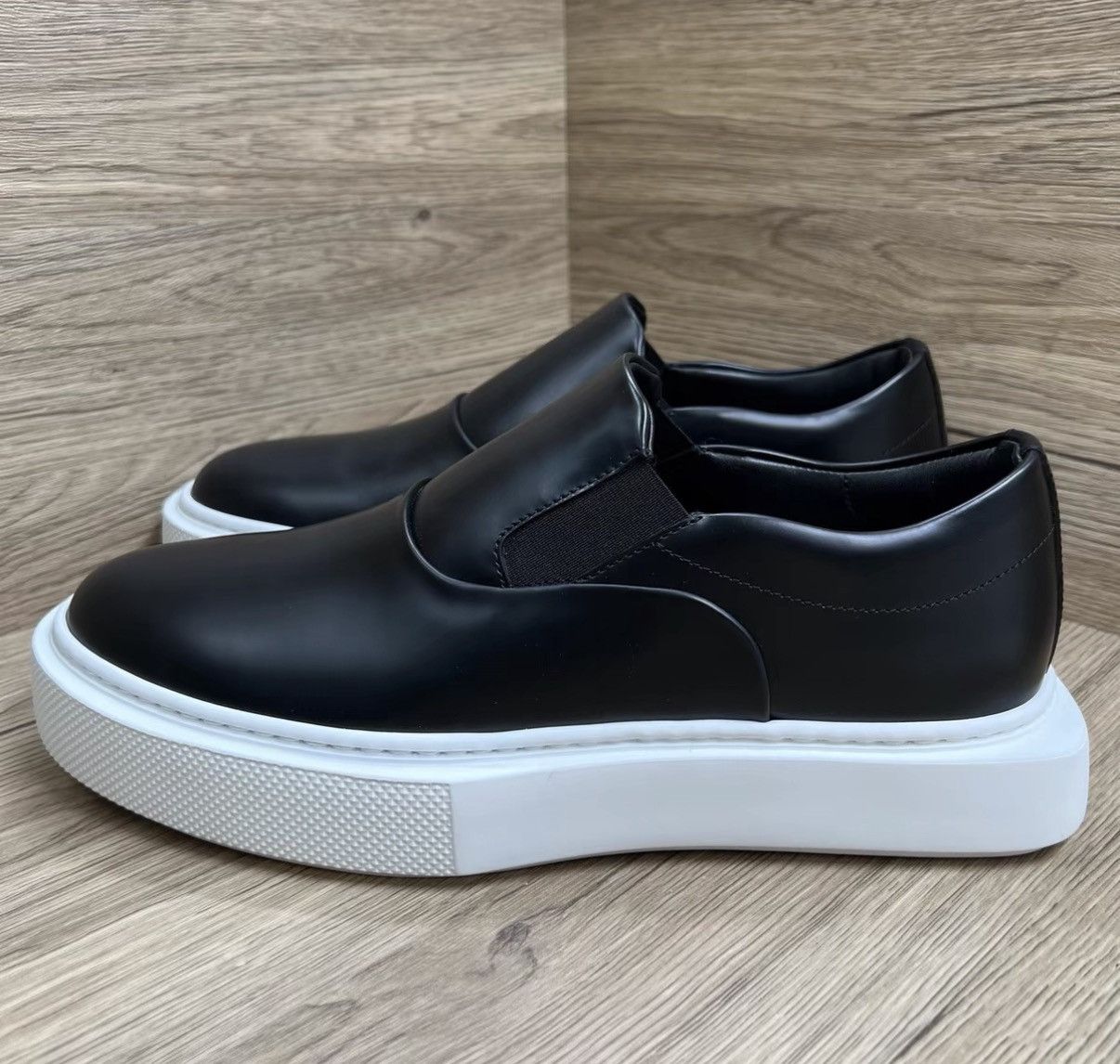 Hermes Hermès Hiro Black and White Glossy Slip-on Shoes J41 Size US 8 / EU 41 - 1 Thumbnail
