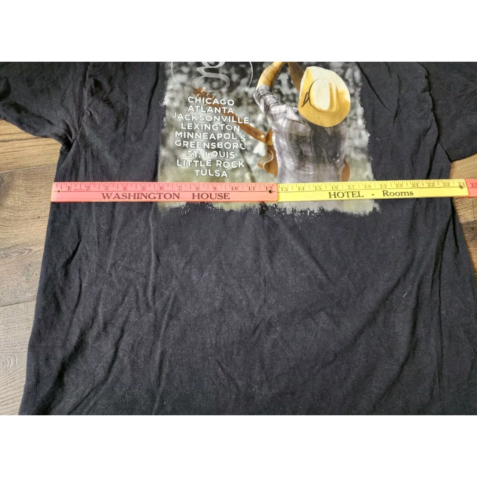 Hanes Mens 2XL Garth Brooks World Tour 2014 T Shirt Double Sided Distressed Band Tee Shirt Men Black Cotton Hanes Crew Neck Short Sleeve Vintage No Size US XXL / EU 58 / 5 - 3 Thumbnail