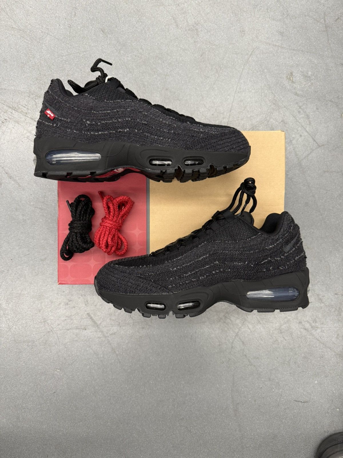 Levi's × Nike 2025 Nike Air Max 95 OG Levis Black Size US 9 / EU 42 - 1 Thumbnail
