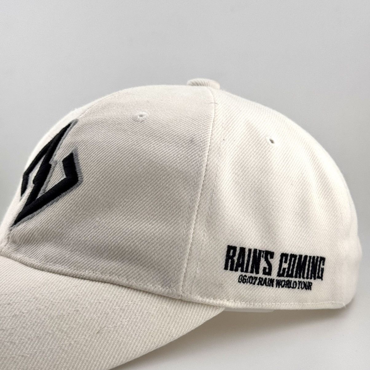 Vintage Rain Rain’s Coming World Tour Concert Cap KPop Vintage Merch Size ONE SIZE - 4 Thumbnail