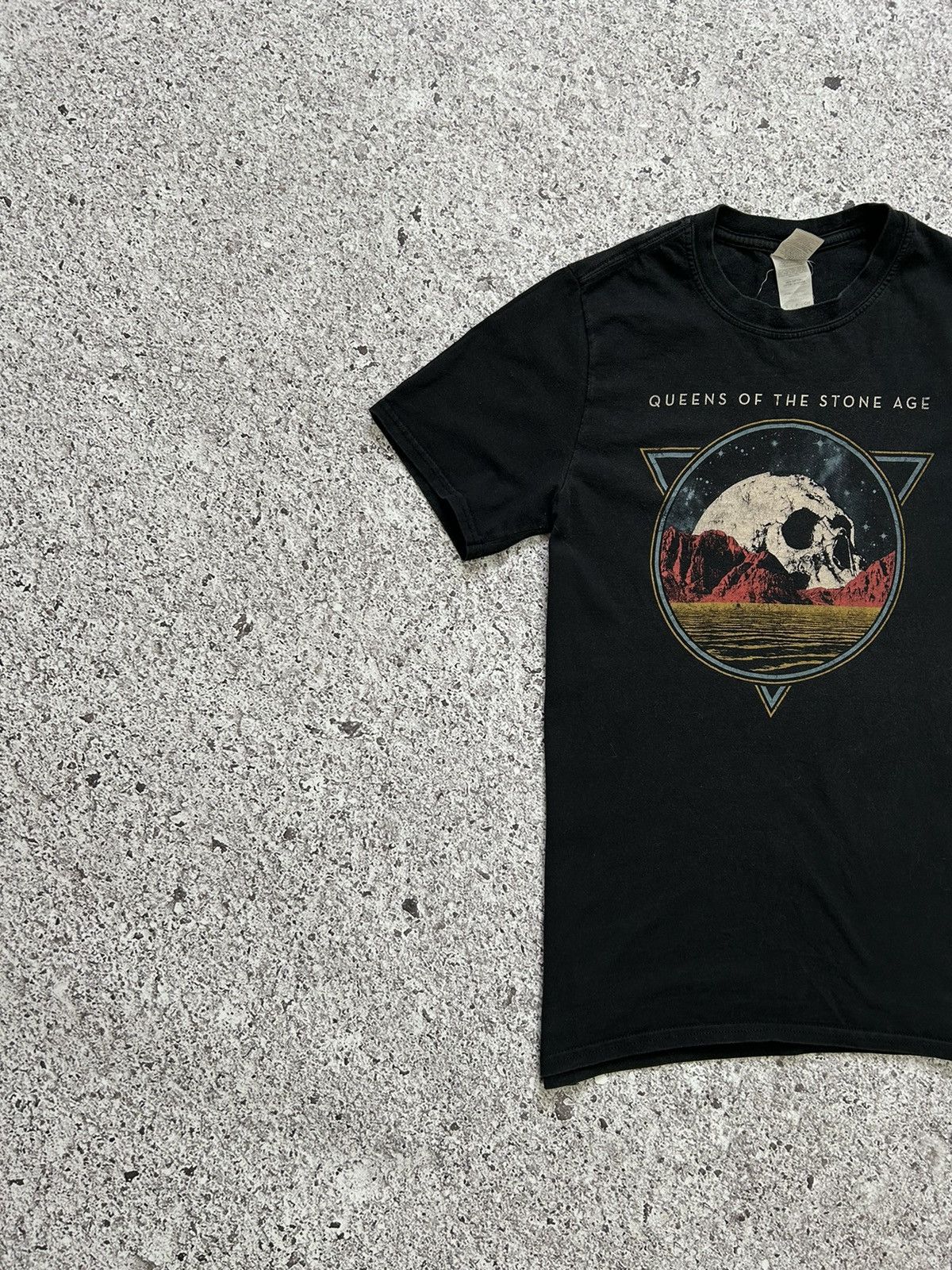 Band Tees Queens Of The Stone Age Villains Tour 2018 Rock Band T-Shirt Size US S / EU 44-46 / 1 - 4 Thumbnail