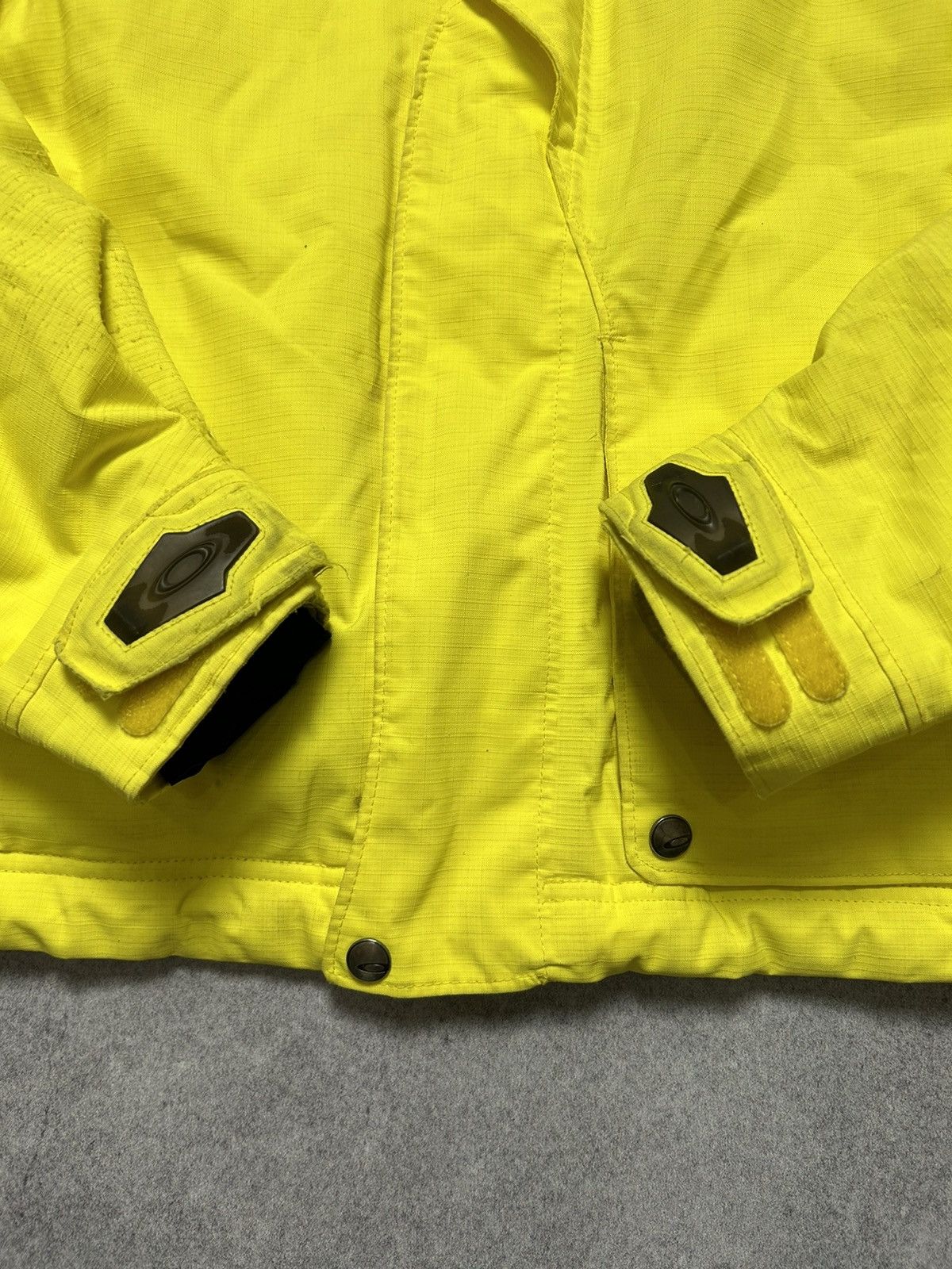 Oakley Outdoor Oakley Thinsulate Ski Snowboard Jacket Gorpcore Size US S / EU 44-46 / 1 - 2 Thumbnail